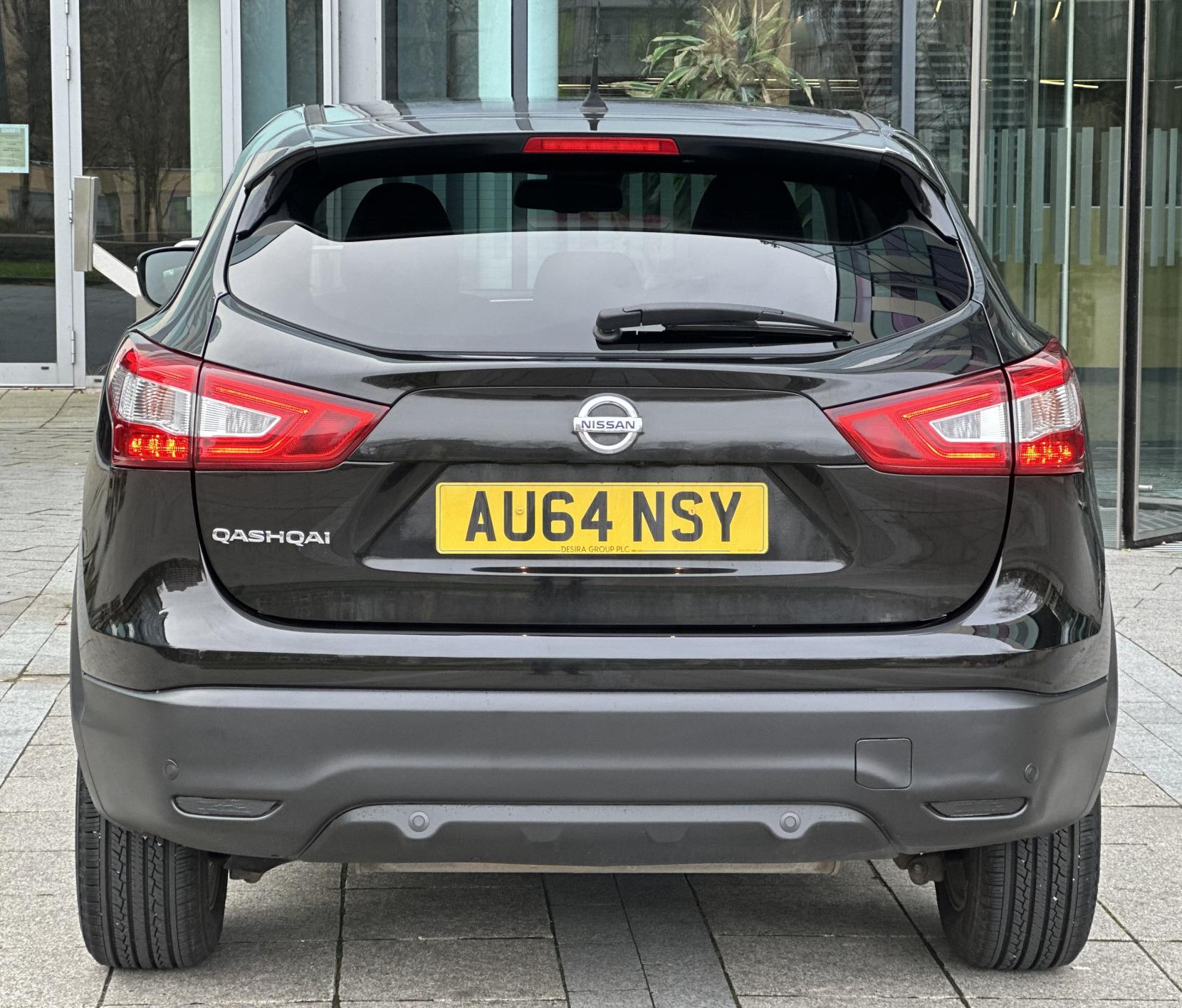 Nissan Qashqai 1.2 DIG-T Acenta Premium SUV 5dr Petrol Manual 2WD Euro 5 (s/s) (115 ps)