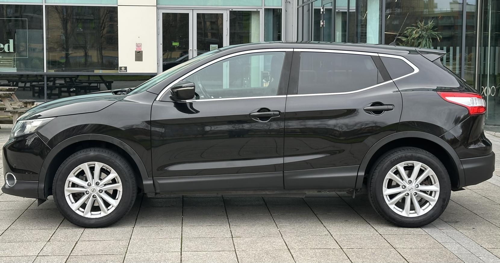 Nissan Qashqai 1.2 DIG-T Acenta Premium SUV 5dr Petrol Manual 2WD Euro 5 (s/s) (115 ps)