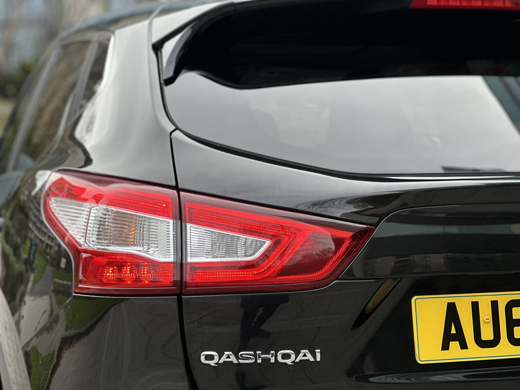 Nissan Qashqai 1.2 DIG-T Acenta Premium SUV 5dr Petrol Manual 2WD Euro 5 (s/s) (115 ps)