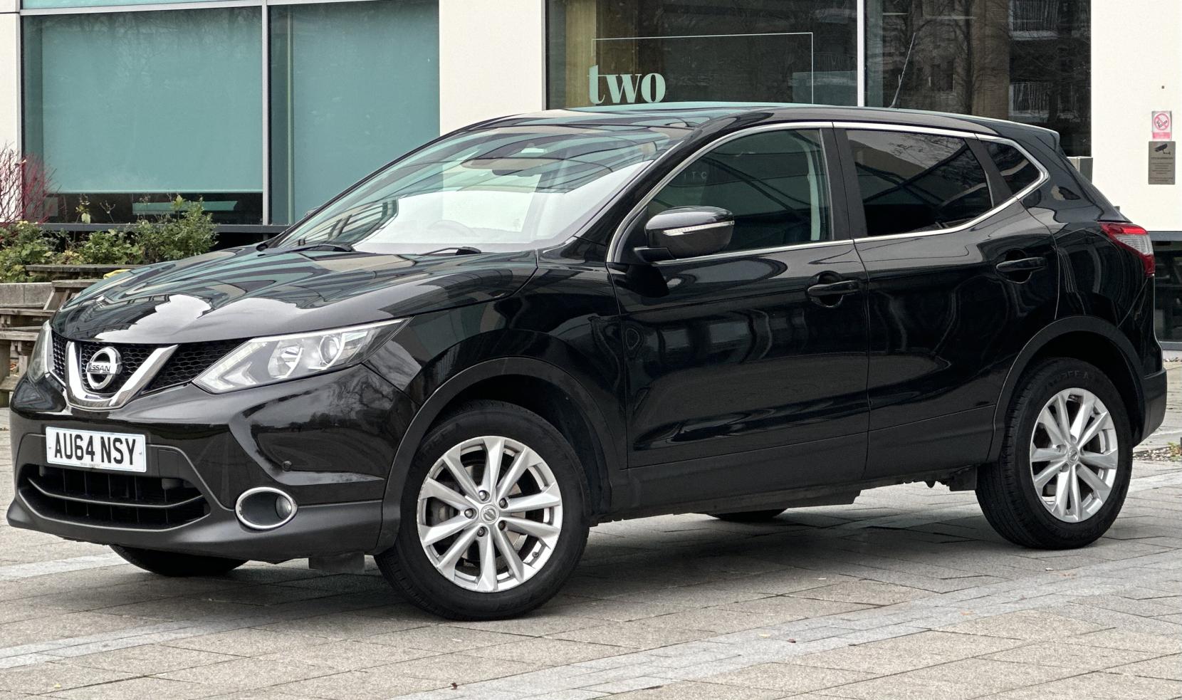 Nissan Qashqai 1.2 DIG-T Acenta Premium SUV 5dr Petrol Manual 2WD Euro 5 (s/s) (115 ps)