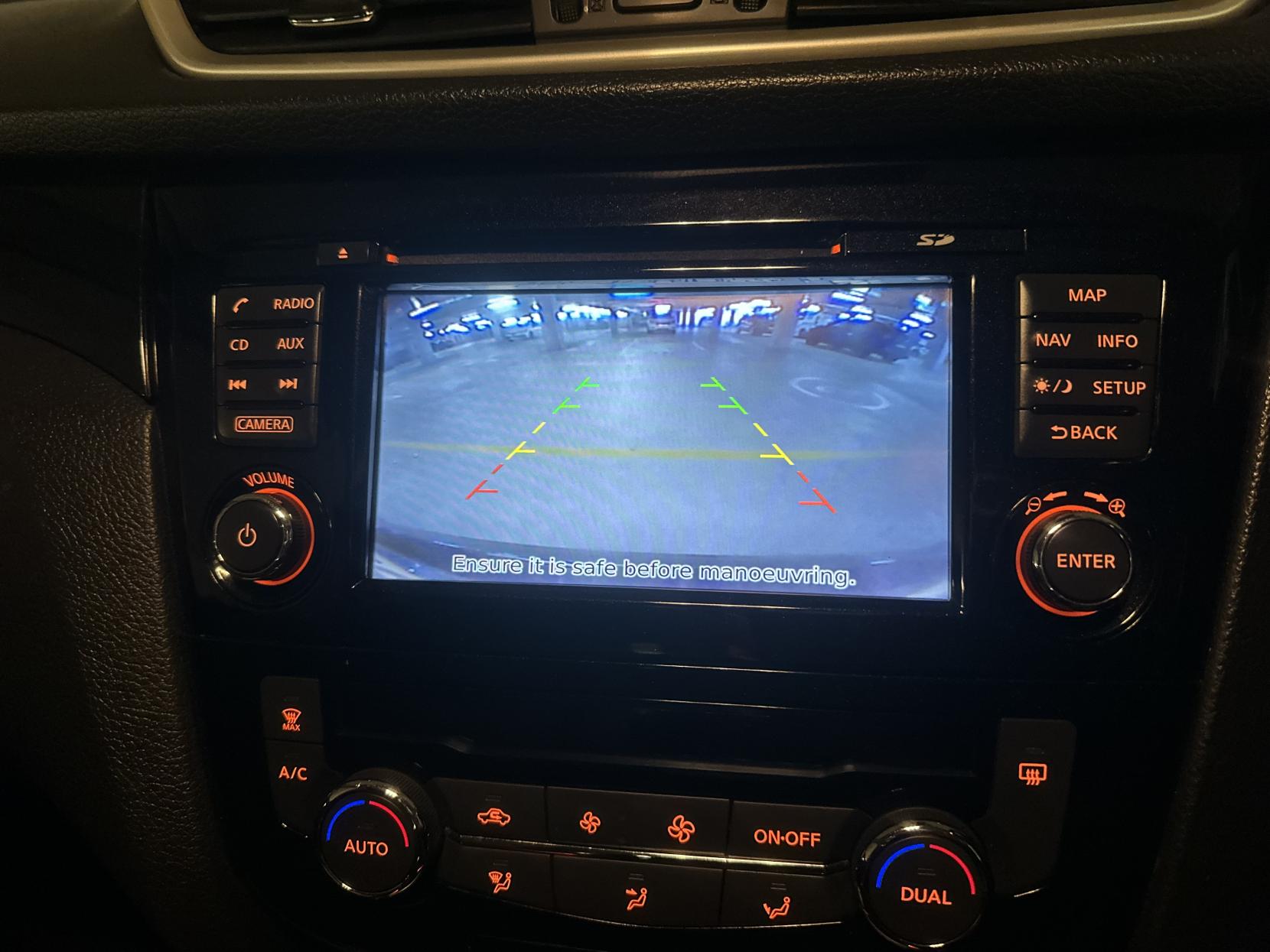 Nissan Qashqai 1.2 DIG-T Acenta Premium SUV 5dr Petrol Manual 2WD Euro 5 (s/s) (115 ps)