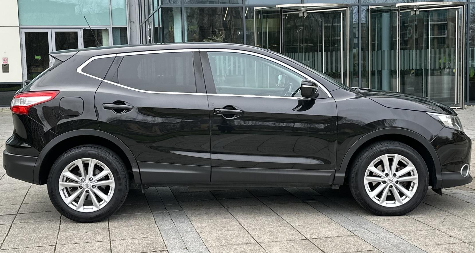 Nissan Qashqai 1.2 DIG-T Acenta Premium SUV 5dr Petrol Manual 2WD Euro 5 (s/s) (115 ps)