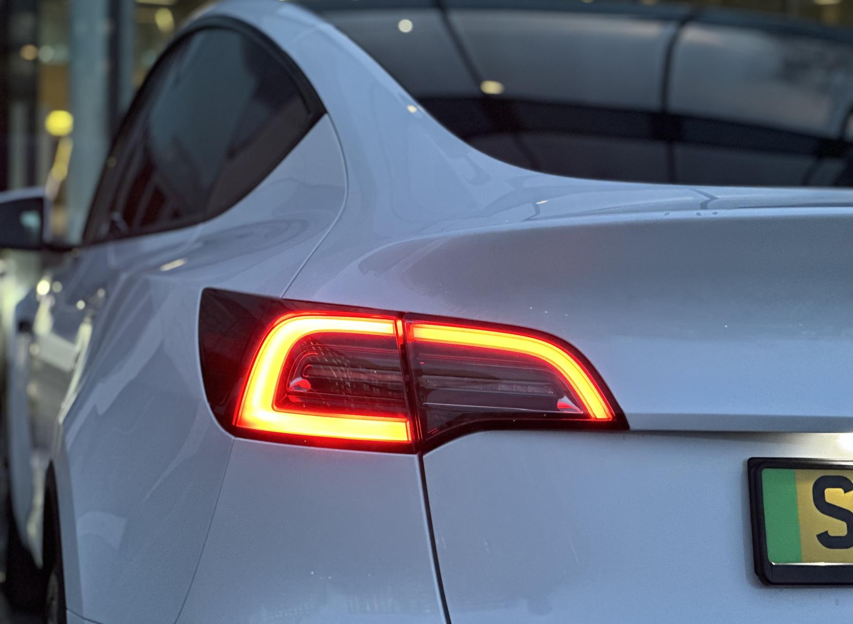 Tesla Model Y SUV 5dr Electric Auto RWD (346 ps)