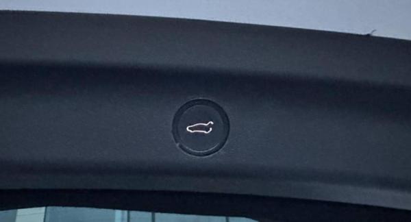 Tesla Model Y SUV (2021 - 2024)