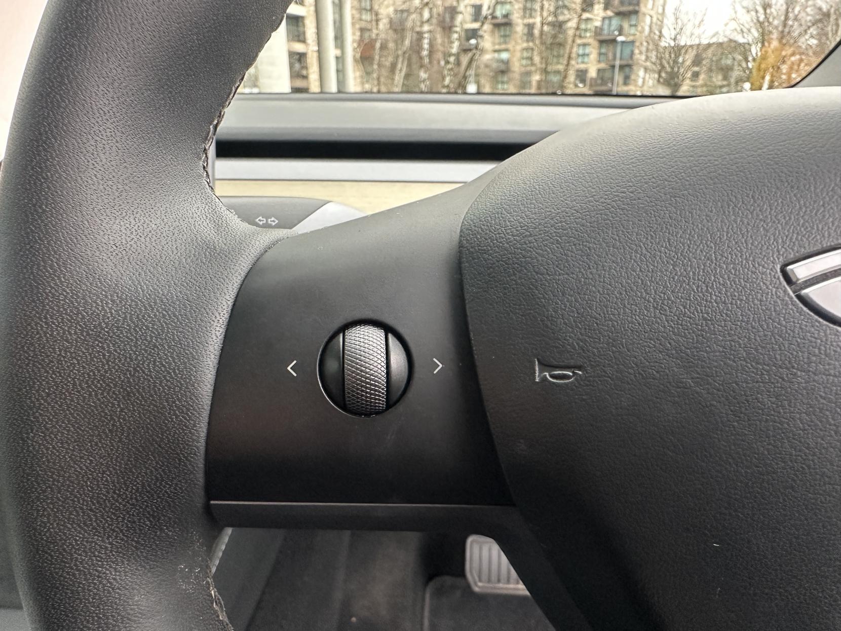 Tesla Model Y SUV 5dr Electric Auto RWD (346 ps)