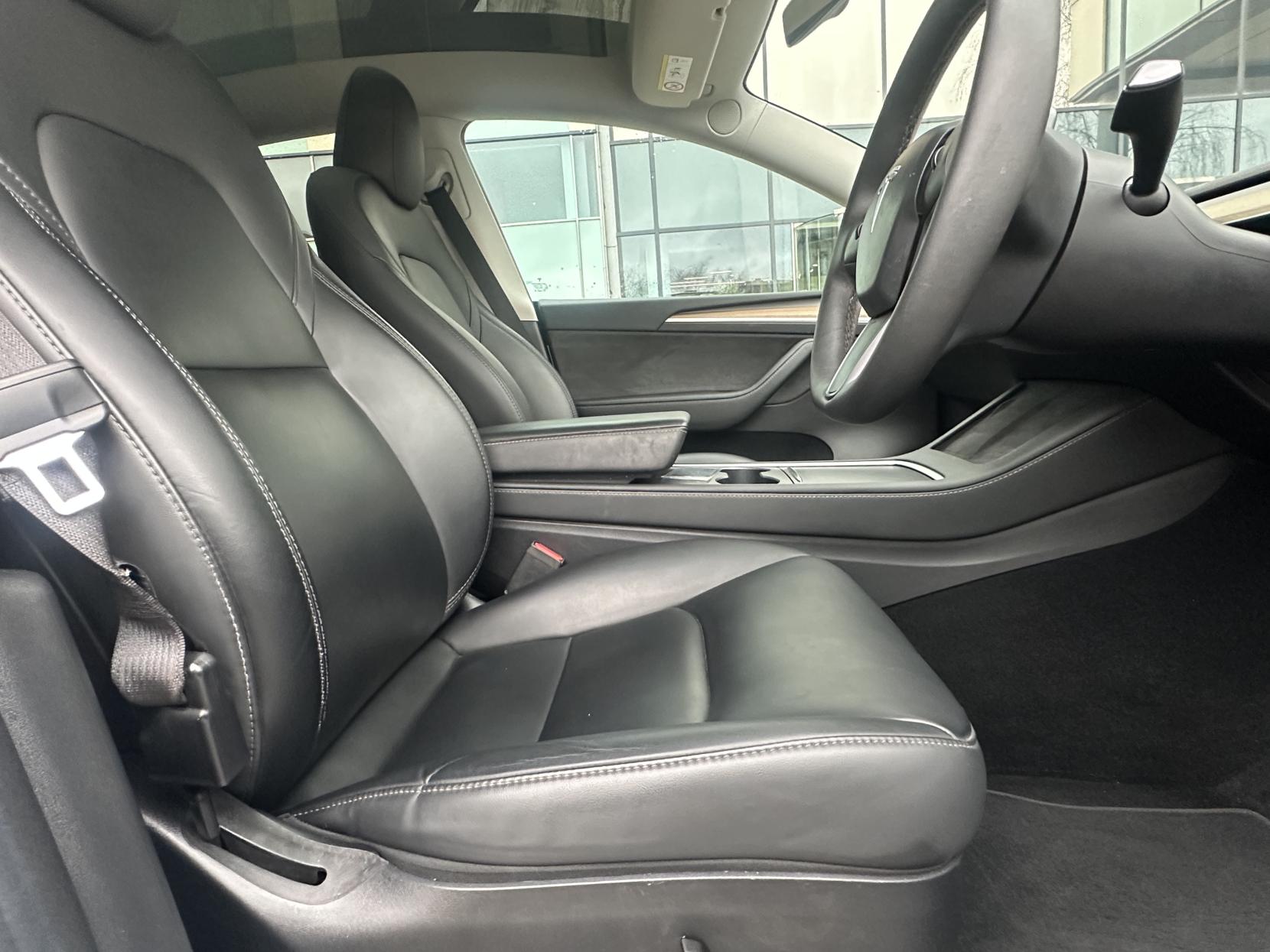 Tesla Model Y SUV 5dr Electric Auto RWD (346 ps)