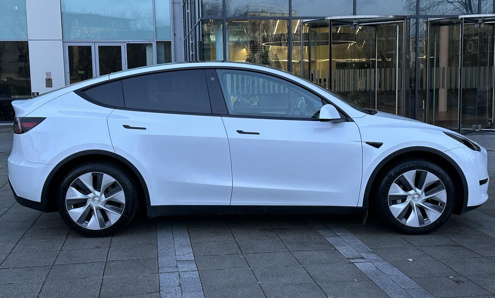 Tesla Model Y SUV 5dr Electric Auto RWD (346 ps)