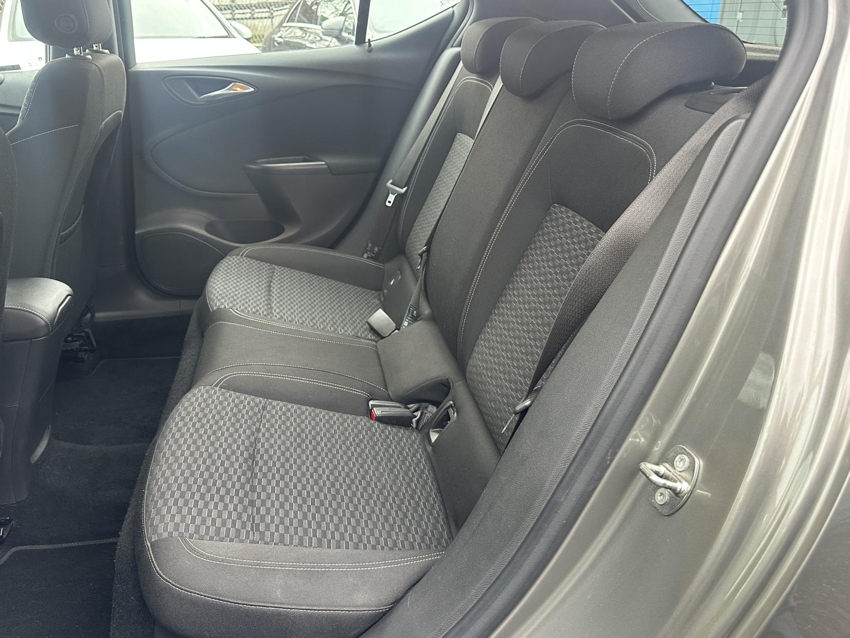 Vauxhall Astra 1.4i Turbo SRi Nav Hatchback 5dr Petrol Manual Euro 6 (150 ps)