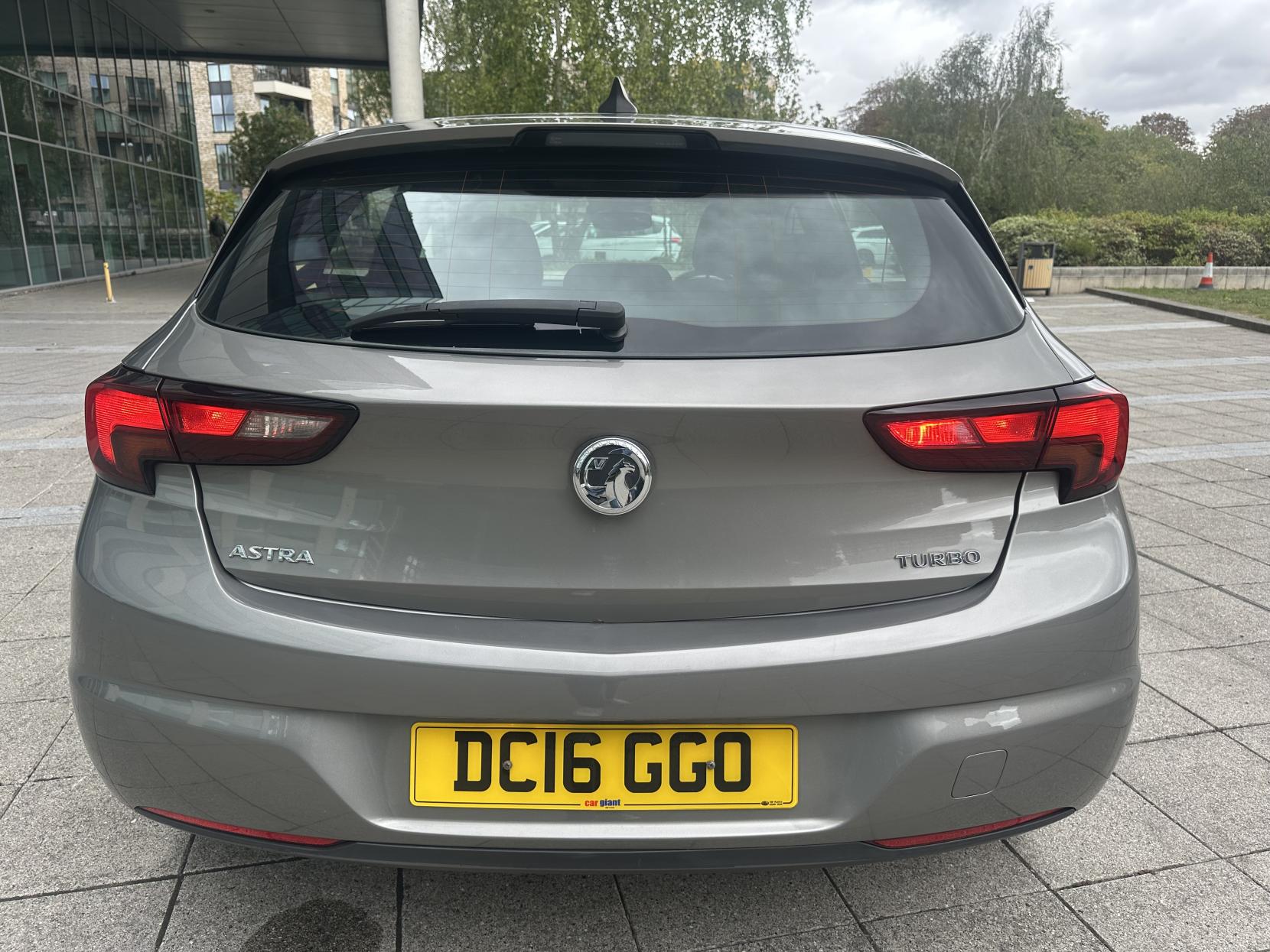 Vauxhall Astra 1.4i Turbo SRi Nav Hatchback 5dr Petrol Manual Euro 6 (150 ps)