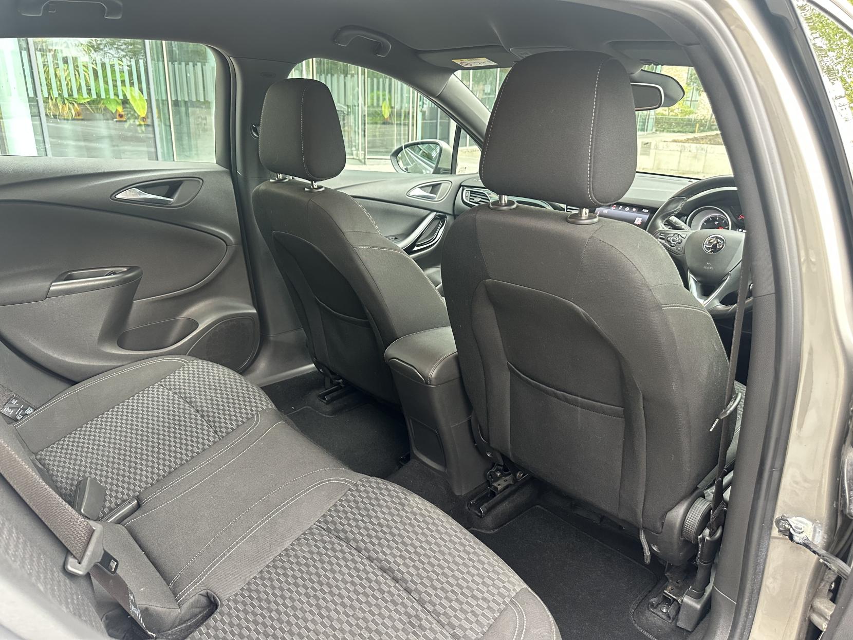 Vauxhall Astra 1.4i Turbo SRi Nav Hatchback 5dr Petrol Manual Euro 6 (150 ps)