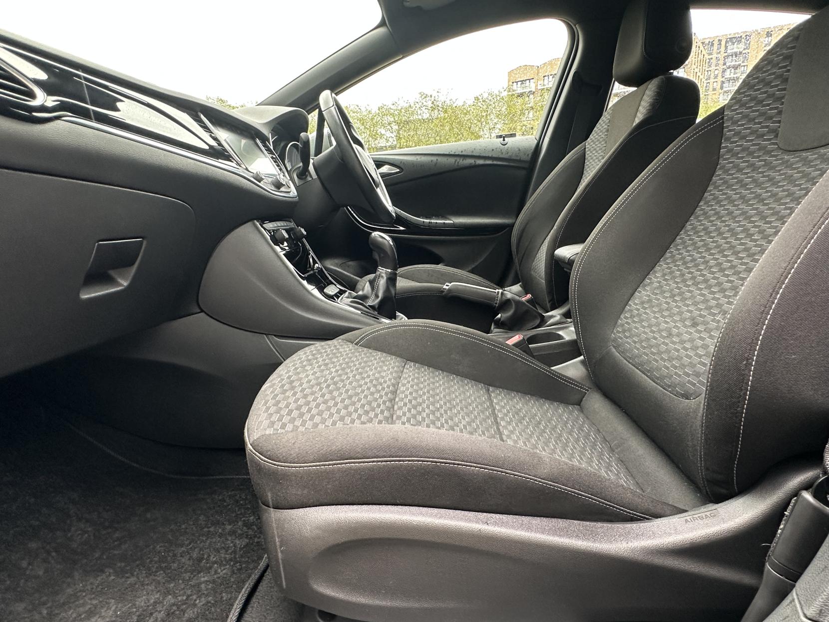 Vauxhall Astra 1.4i Turbo SRi Nav Hatchback 5dr Petrol Manual Euro 6 (150 ps)