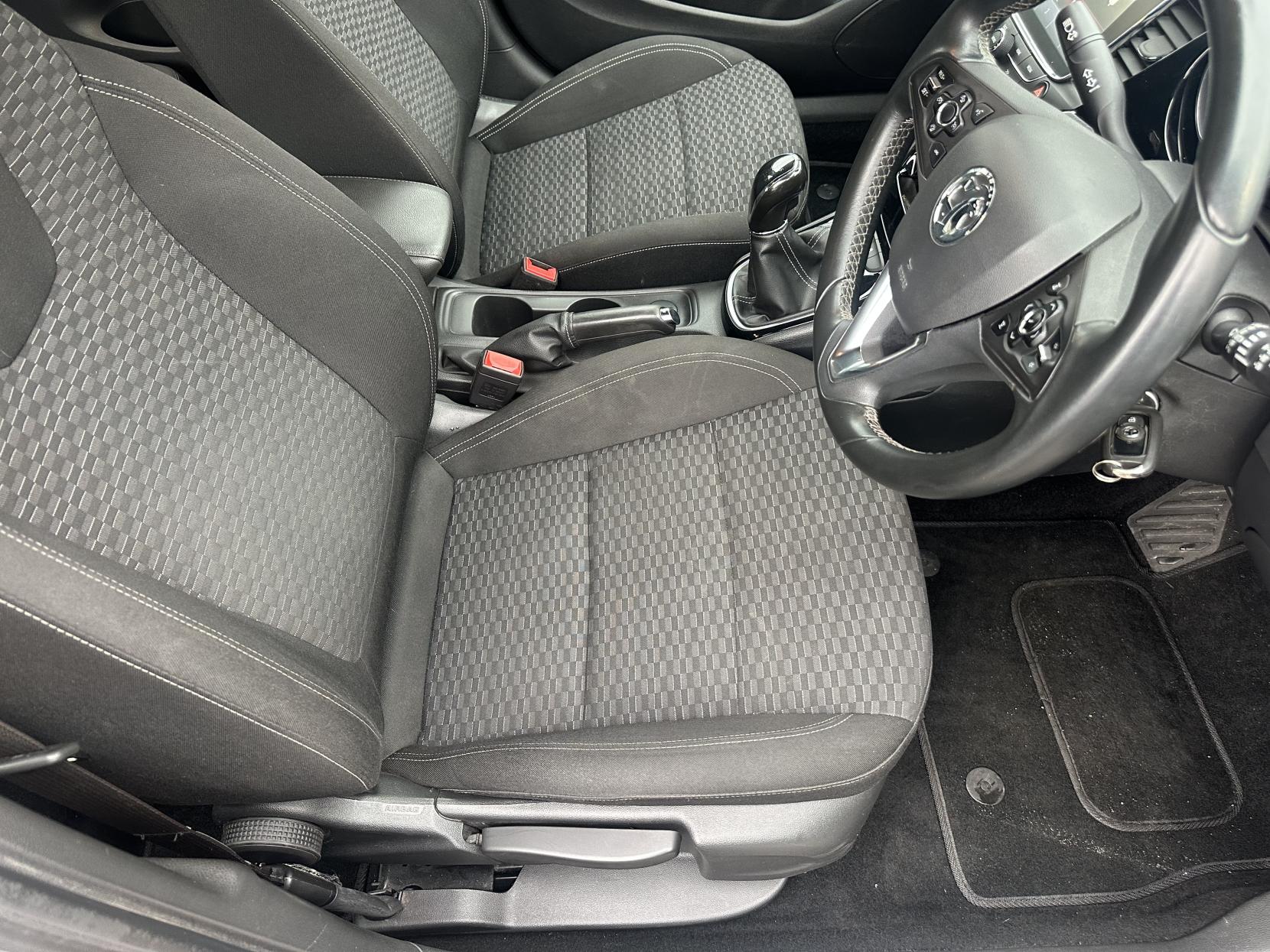 Vauxhall Astra 1.4i Turbo SRi Nav Hatchback 5dr Petrol Manual Euro 6 (150 ps)