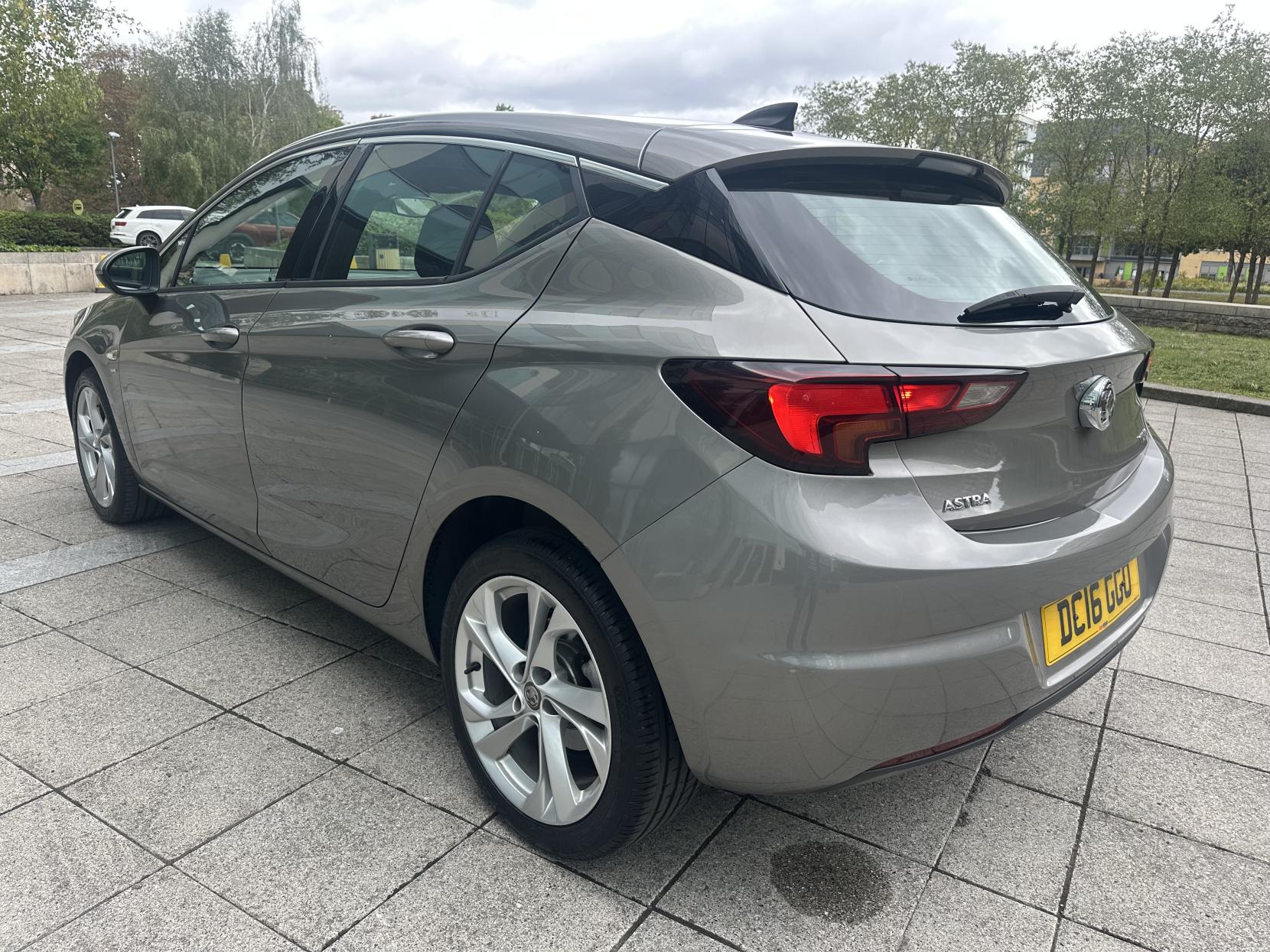 Vauxhall Astra 1.4i Turbo SRi Nav Hatchback 5dr Petrol Manual Euro 6 (150 ps)