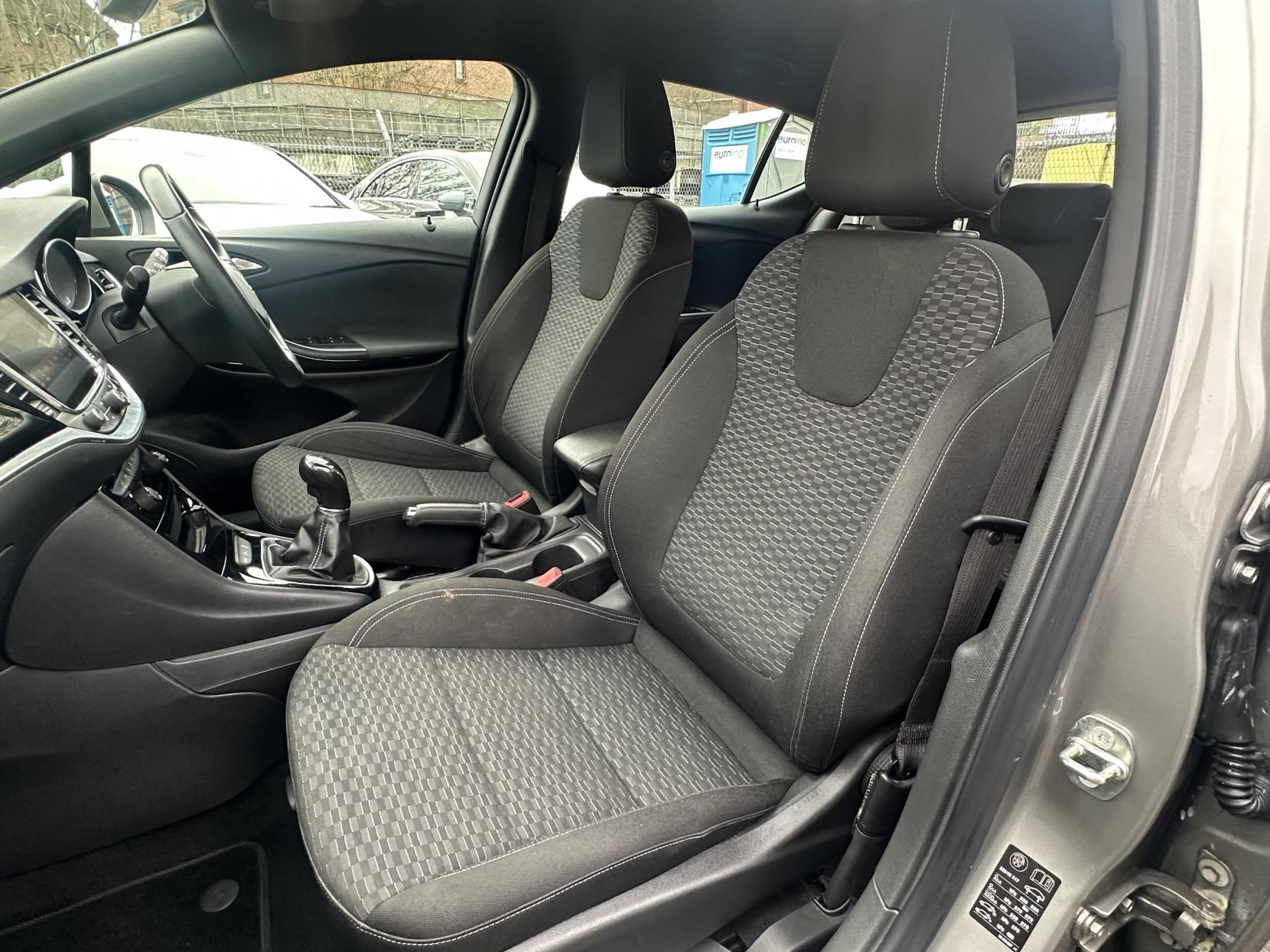 Vauxhall Astra 1.4i Turbo SRi Nav Hatchback 5dr Petrol Manual Euro 6 (150 ps)