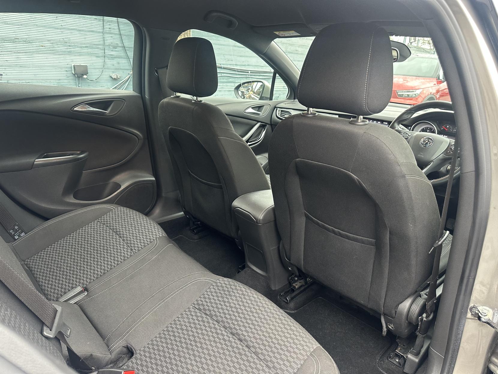 Vauxhall Astra 1.4i Turbo SRi Nav Hatchback 5dr Petrol Manual Euro 6 (150 ps)