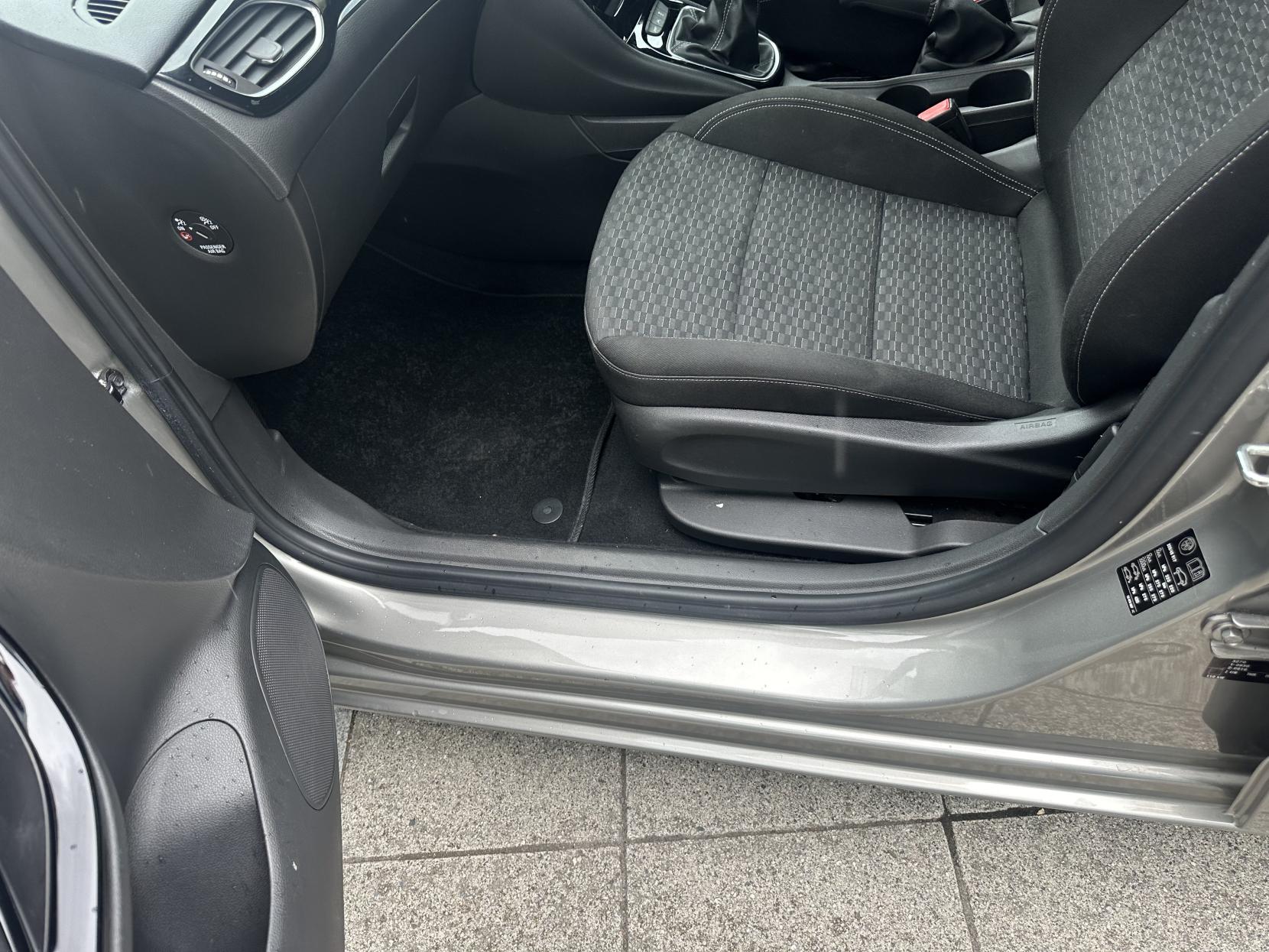 Vauxhall Astra 1.4i Turbo SRi Nav Hatchback 5dr Petrol Manual Euro 6 (150 ps)