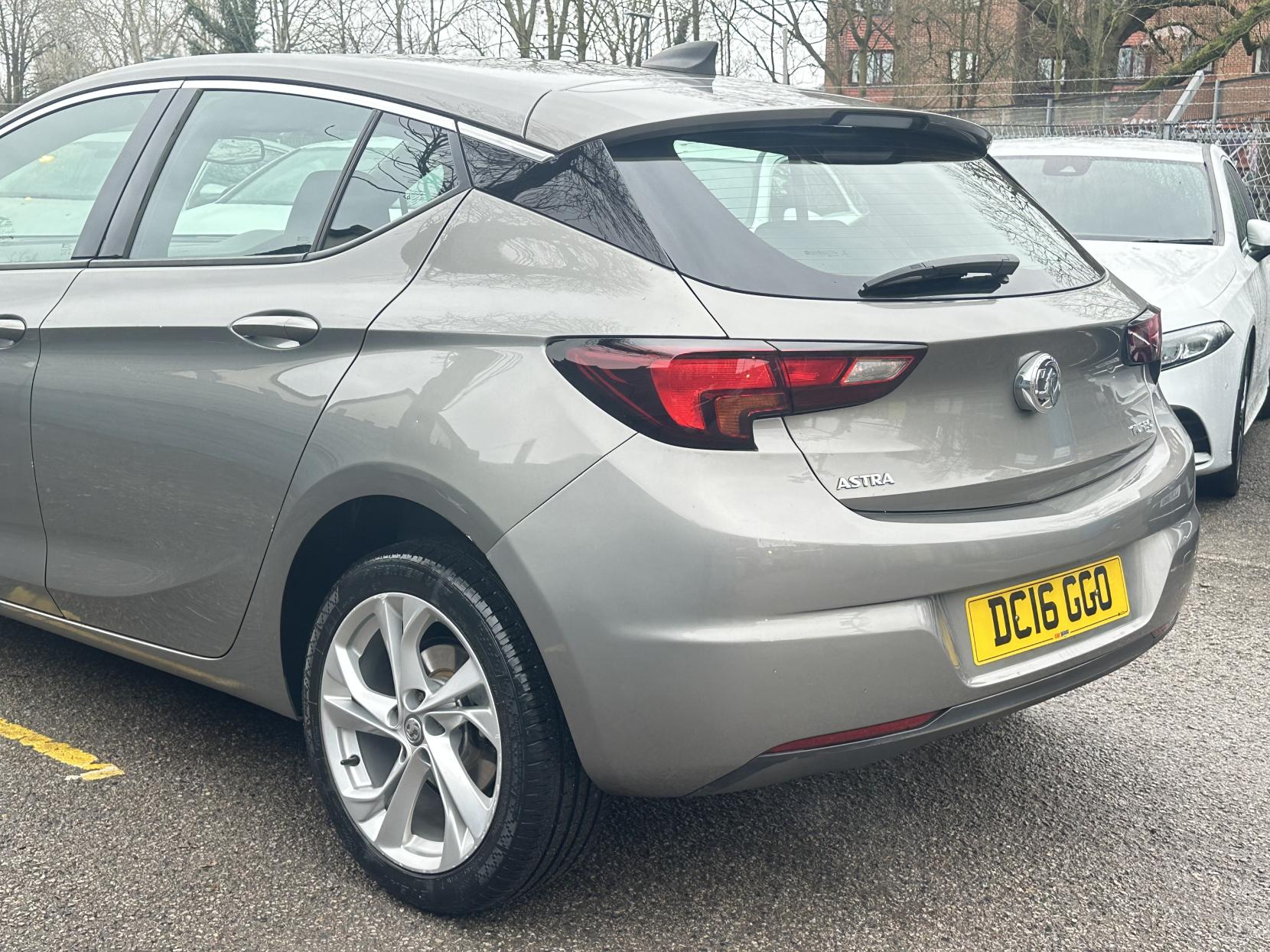 Vauxhall Astra 1.4i Turbo SRi Nav Hatchback 5dr Petrol Manual Euro 6 (150 ps)