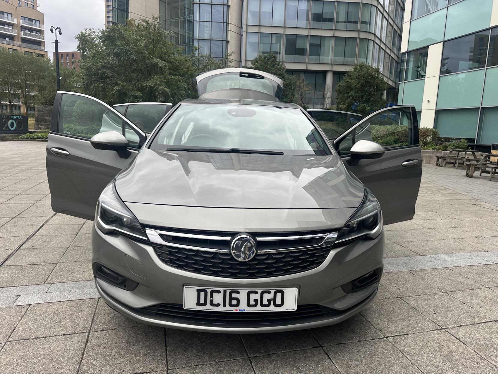 Vauxhall Astra 1.4i Turbo SRi Nav Hatchback 5dr Petrol Manual Euro 6 (150 ps)