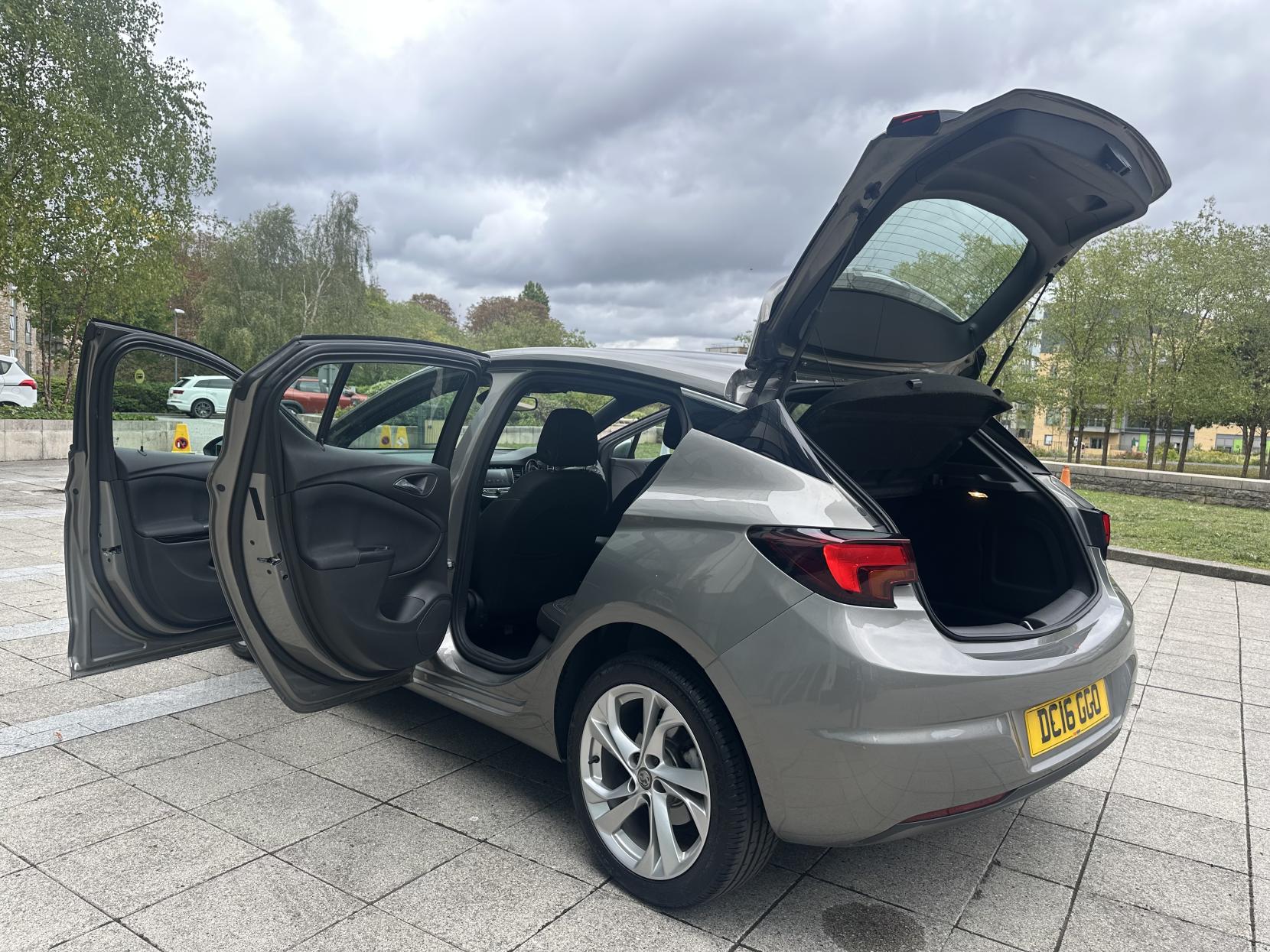 Vauxhall Astra 1.4i Turbo SRi Nav Hatchback 5dr Petrol Manual Euro 6 (150 ps)