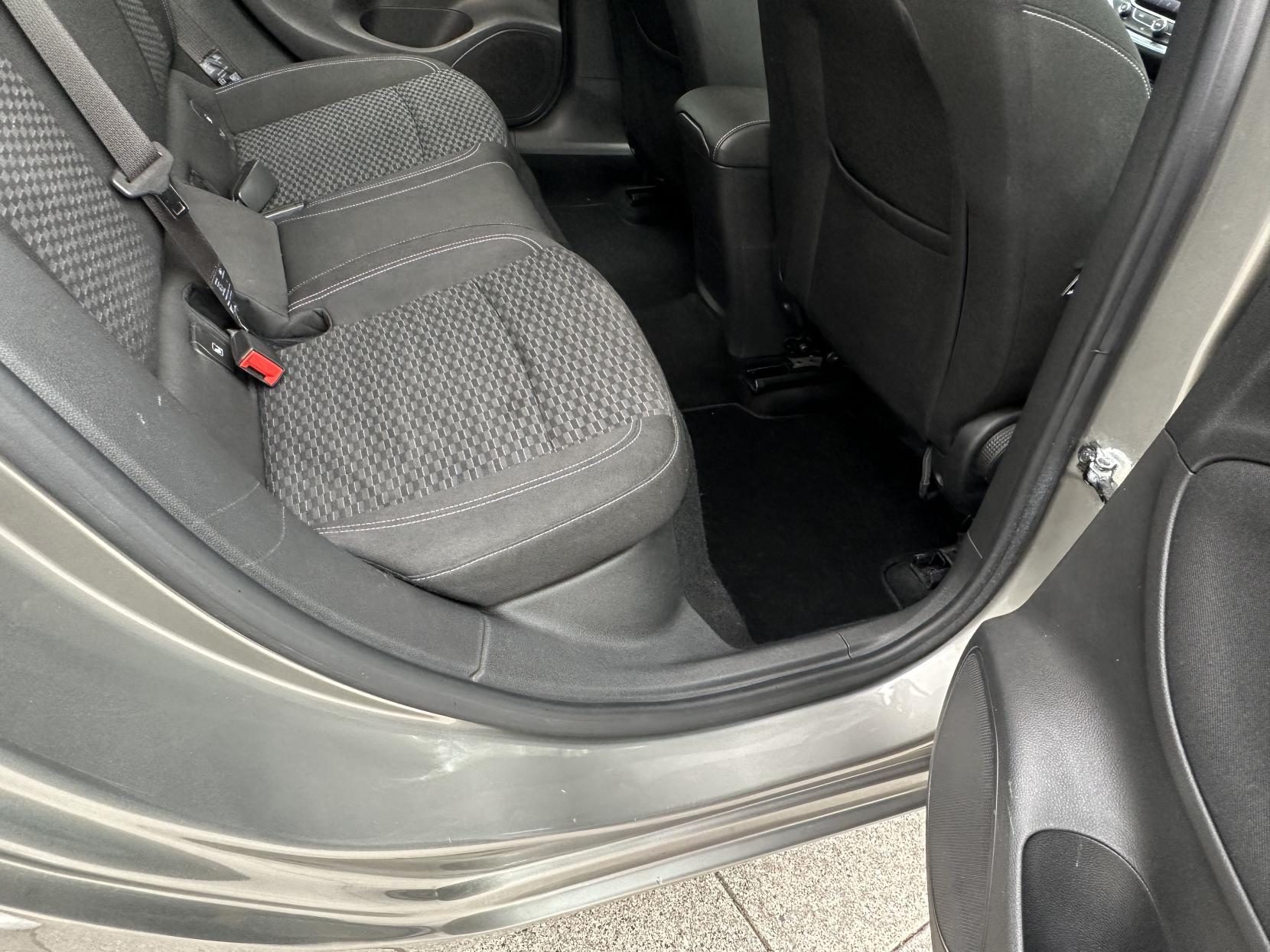 Vauxhall Astra 1.4i Turbo SRi Nav Hatchback 5dr Petrol Manual Euro 6 (150 ps)