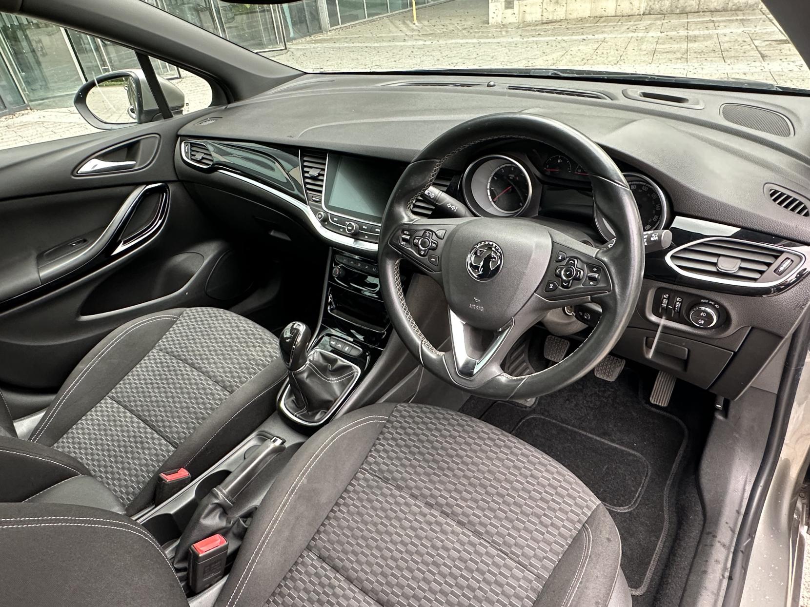 Vauxhall Astra 1.4i Turbo SRi Nav Hatchback 5dr Petrol Manual Euro 6 (150 ps)