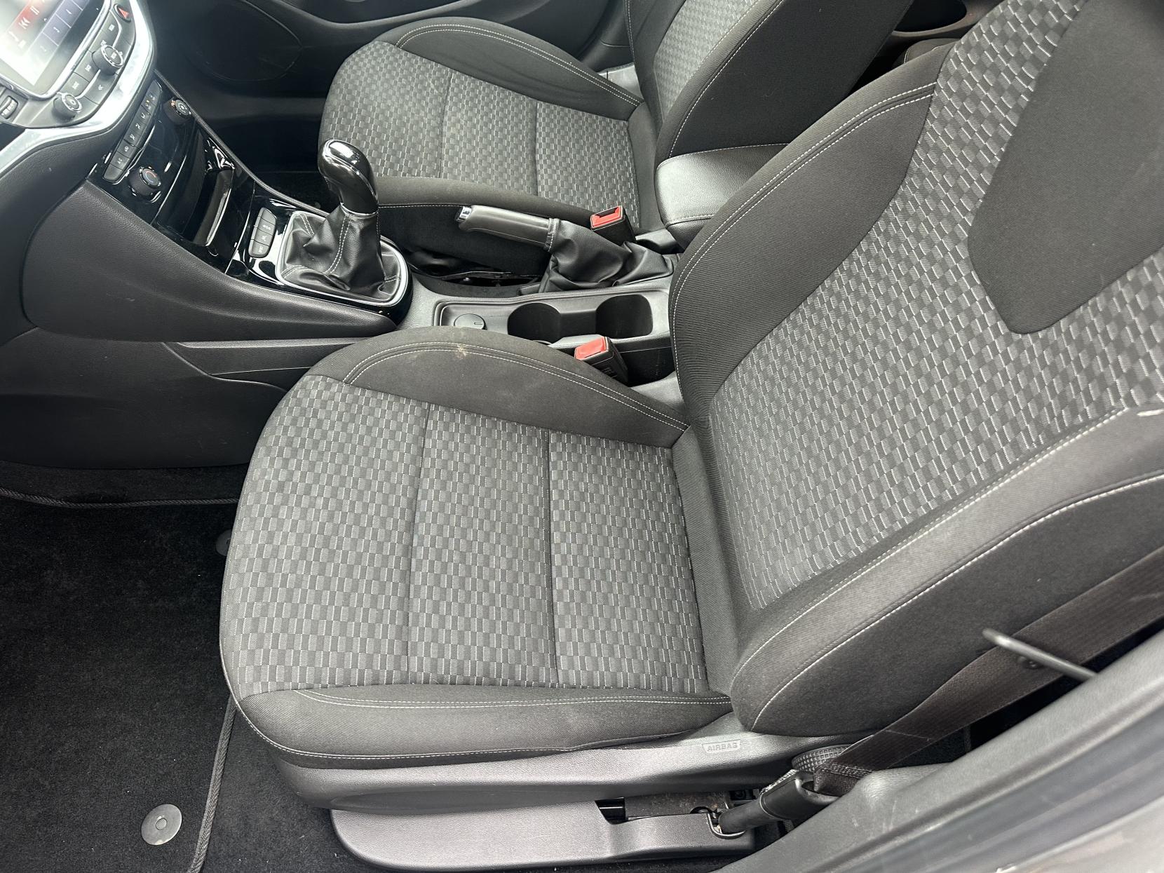 Vauxhall Astra 1.4i Turbo SRi Nav Hatchback 5dr Petrol Manual Euro 6 (150 ps)