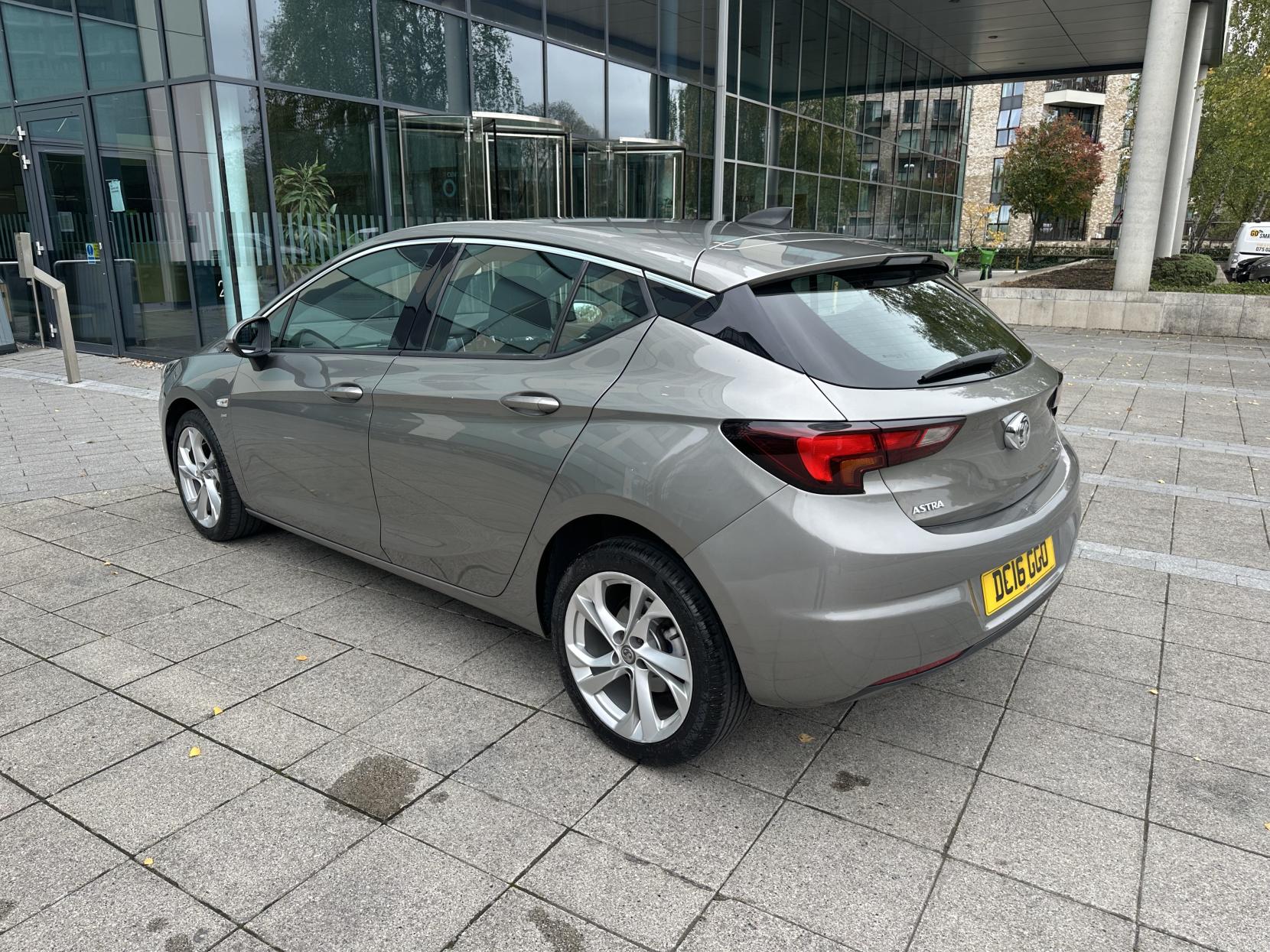 Vauxhall Astra 1.4i Turbo SRi Nav Hatchback 5dr Petrol Manual Euro 6 (150 ps)