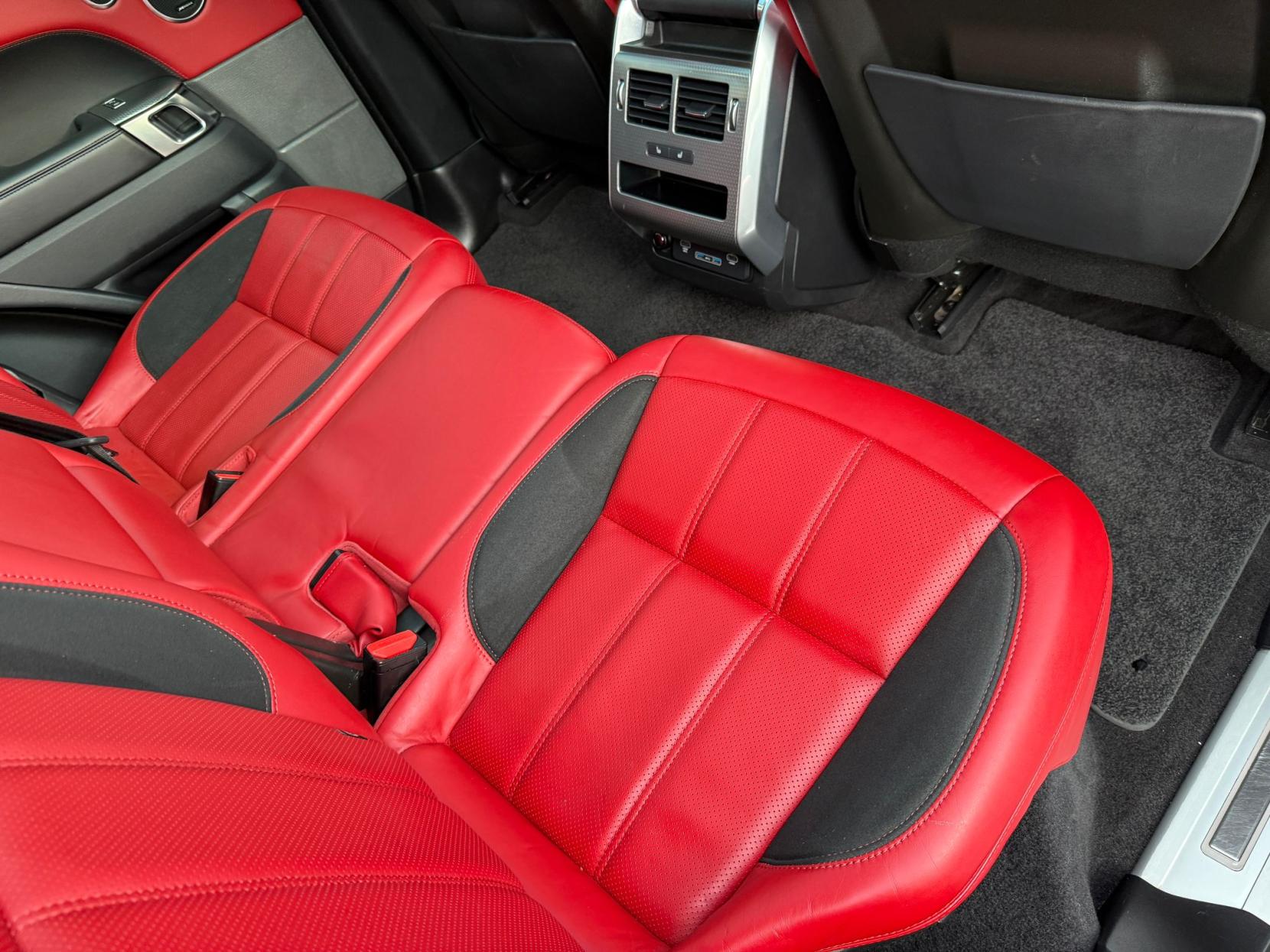 Land Rover Range Rover Sport 3.0 SD V6 HSE Dynamic SUV 5dr Diesel Auto 4WD Euro 6 (s/s) (306 ps)