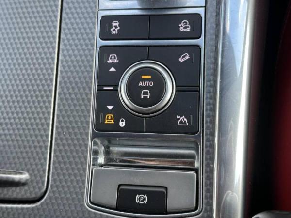 Land Rover Range Rover Sport 3.0 SD V6 HSE Dynamic SUV 5dr Diesel Auto 4WD Euro 6 (s/s) (306 ps)