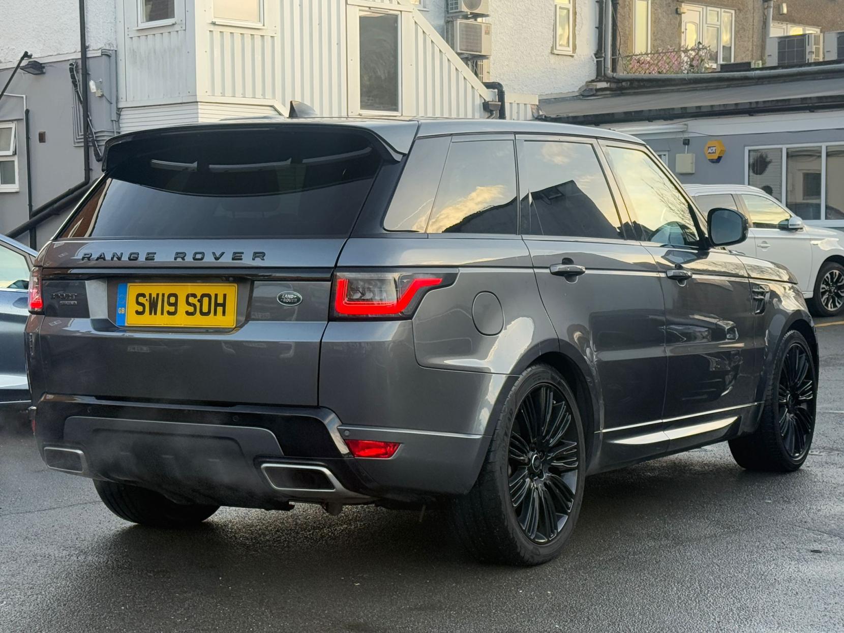 Land Rover Range Rover Sport 3.0 SD V6 HSE Dynamic SUV 5dr Diesel Auto 4WD Euro 6 (s/s) (306 ps)