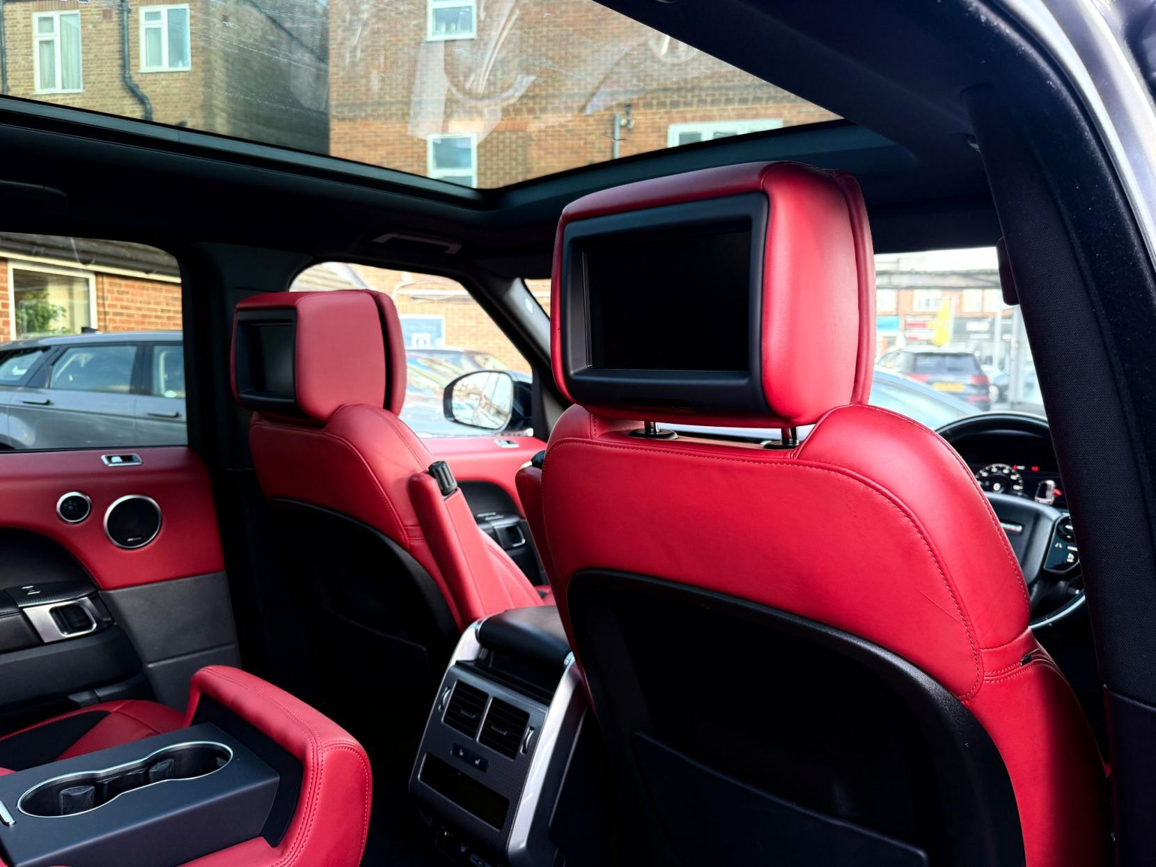 Land Rover Range Rover Sport 3.0 SD V6 HSE Dynamic SUV 5dr Diesel Auto 4WD Euro 6 (s/s) (306 ps)