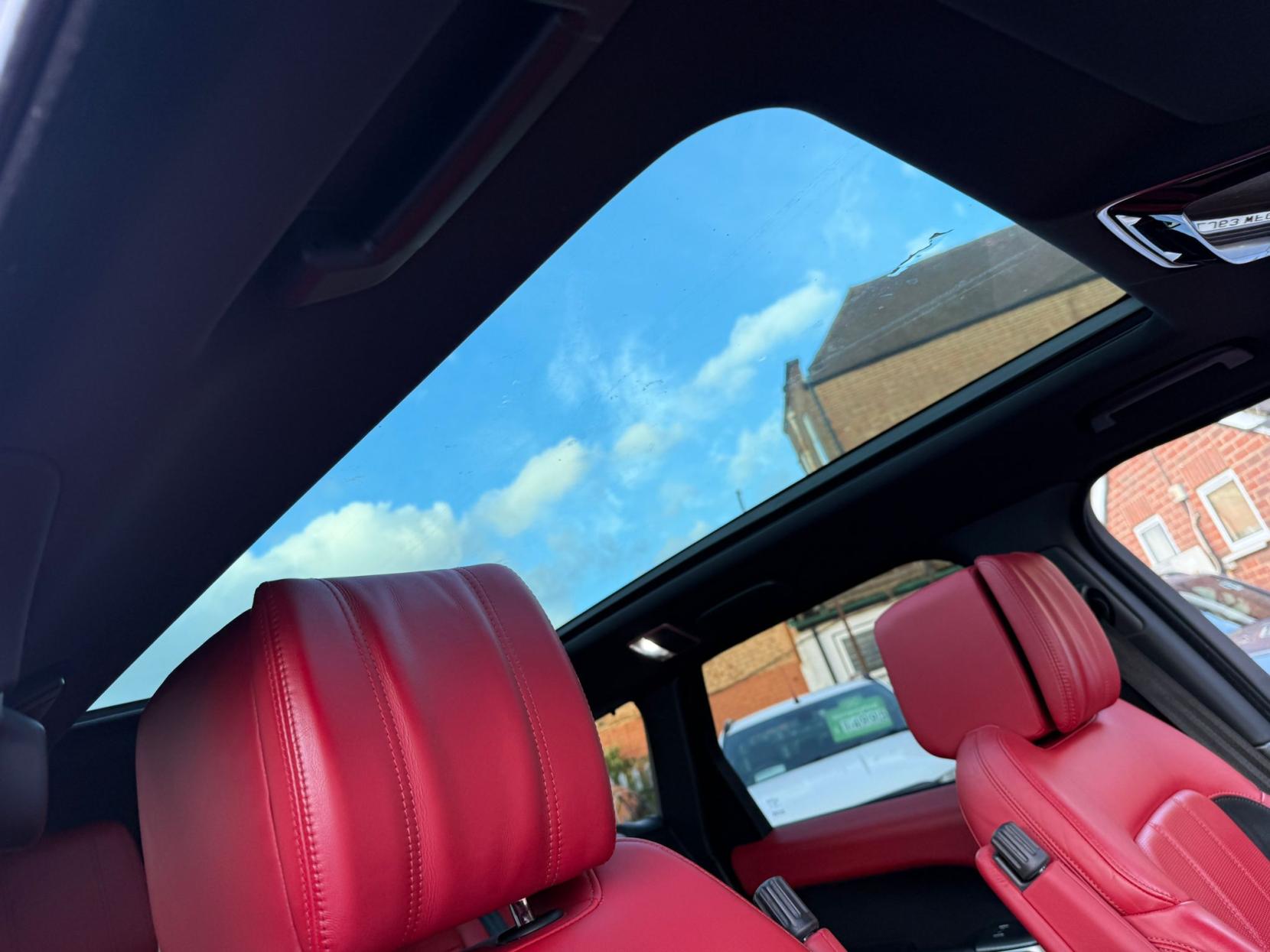 Land Rover Range Rover Sport 3.0 SD V6 HSE Dynamic SUV 5dr Diesel Auto 4WD Euro 6 (s/s) (306 ps)