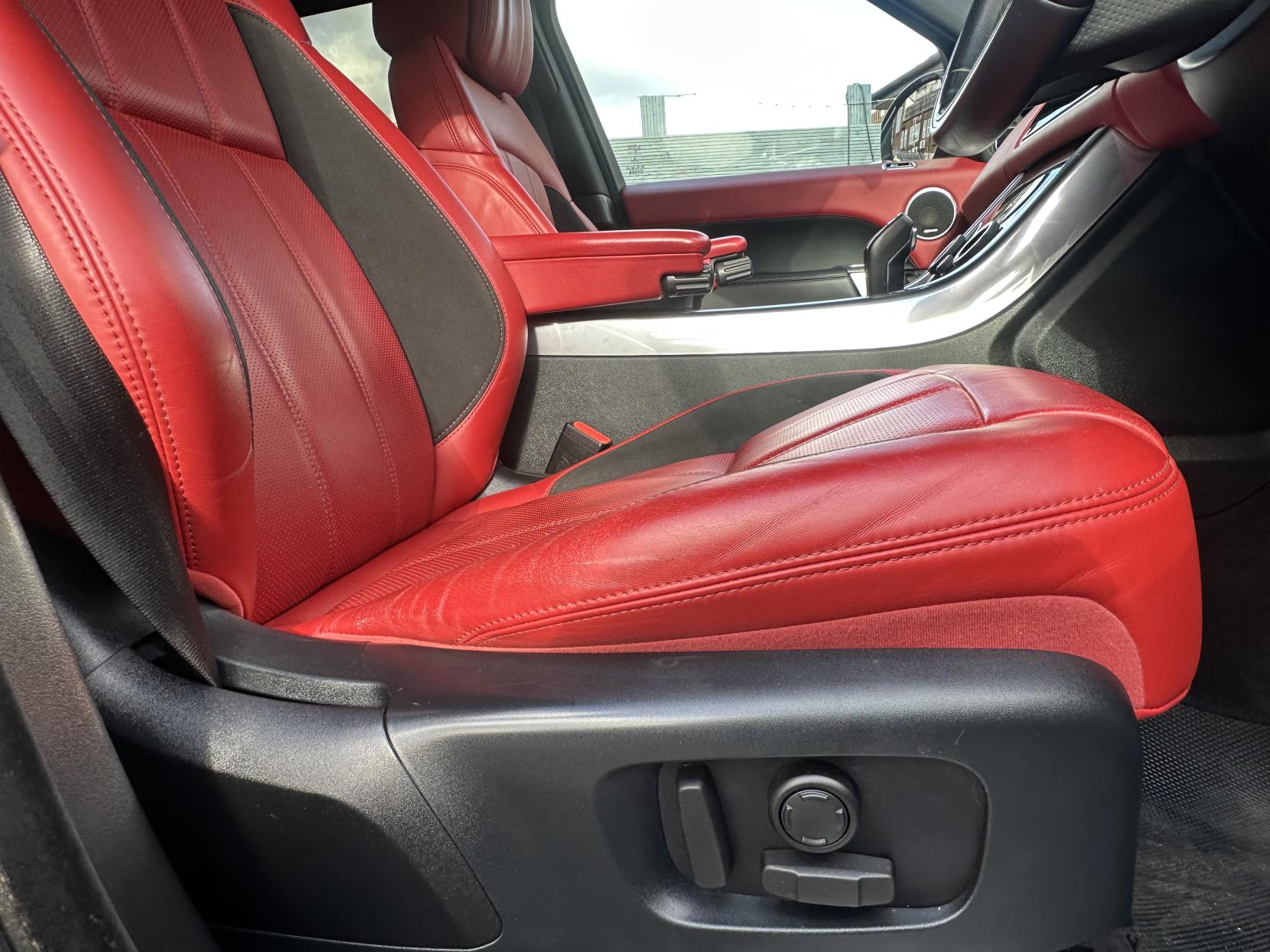 Land Rover Range Rover Sport 3.0 SD V6 HSE Dynamic SUV 5dr Diesel Auto 4WD Euro 6 (s/s) (306 ps)