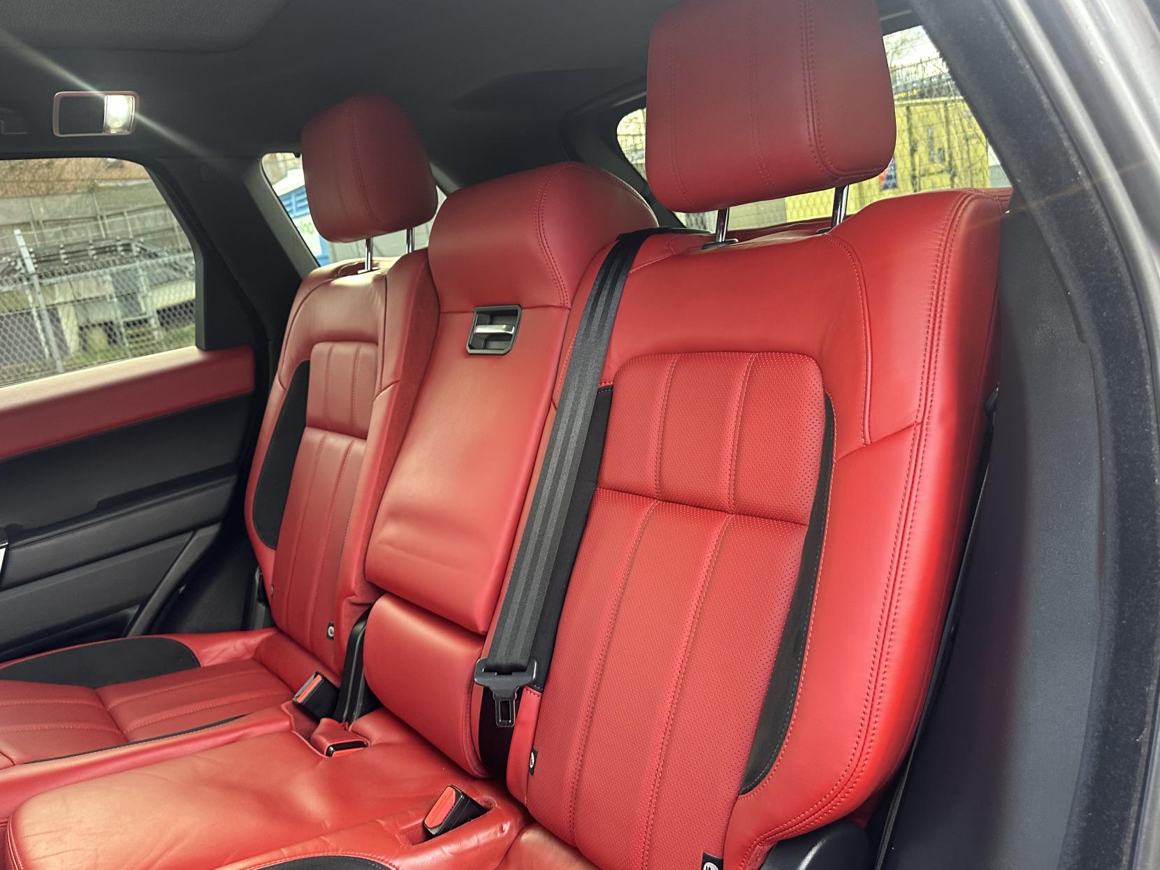 Land Rover Range Rover Sport 3.0 SD V6 HSE Dynamic SUV 5dr Diesel Auto 4WD Euro 6 (s/s) (306 ps)