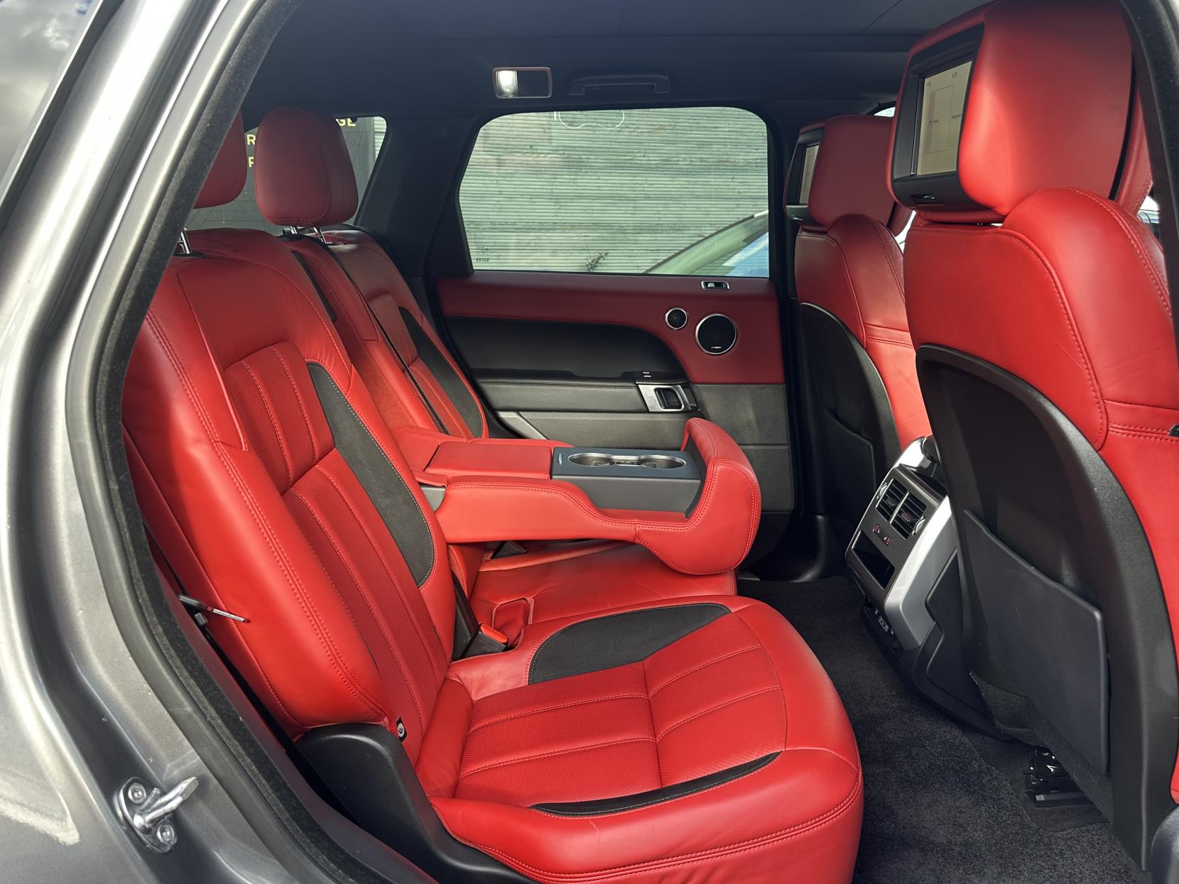 Land Rover Range Rover Sport 3.0 SD V6 HSE Dynamic SUV 5dr Diesel Auto 4WD Euro 6 (s/s) (306 ps)