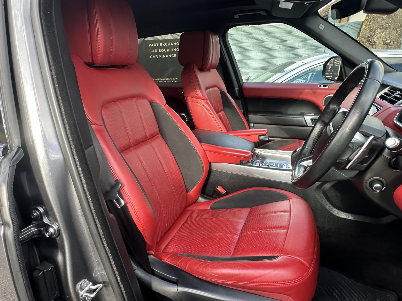 Land Rover Range Rover Sport 3.0 SD V6 HSE Dynamic SUV 5dr Diesel Auto 4WD Euro 6 (s/s) (306 ps)