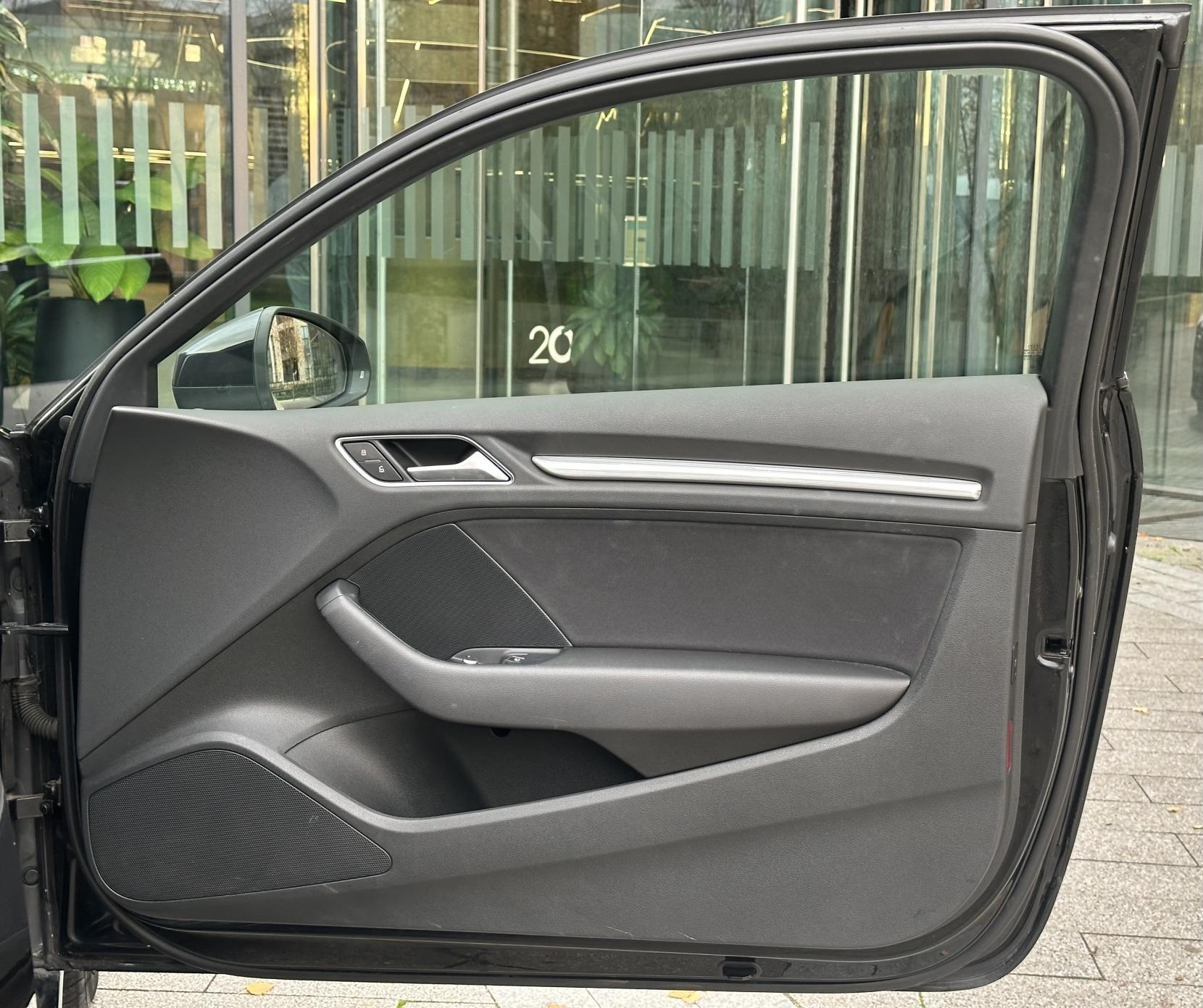 Audi A3 1.8 TFSI Sport Hatchback 3dr Petrol S Tronic quattro Euro 5 (s/s) (180 ps)