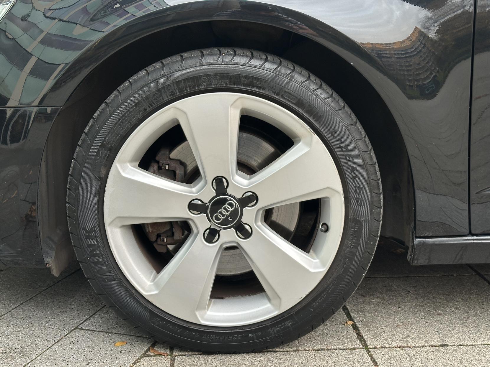 Audi A3 1.8 TFSI Sport Hatchback 3dr Petrol S Tronic quattro Euro 5 (s/s) (180 ps)