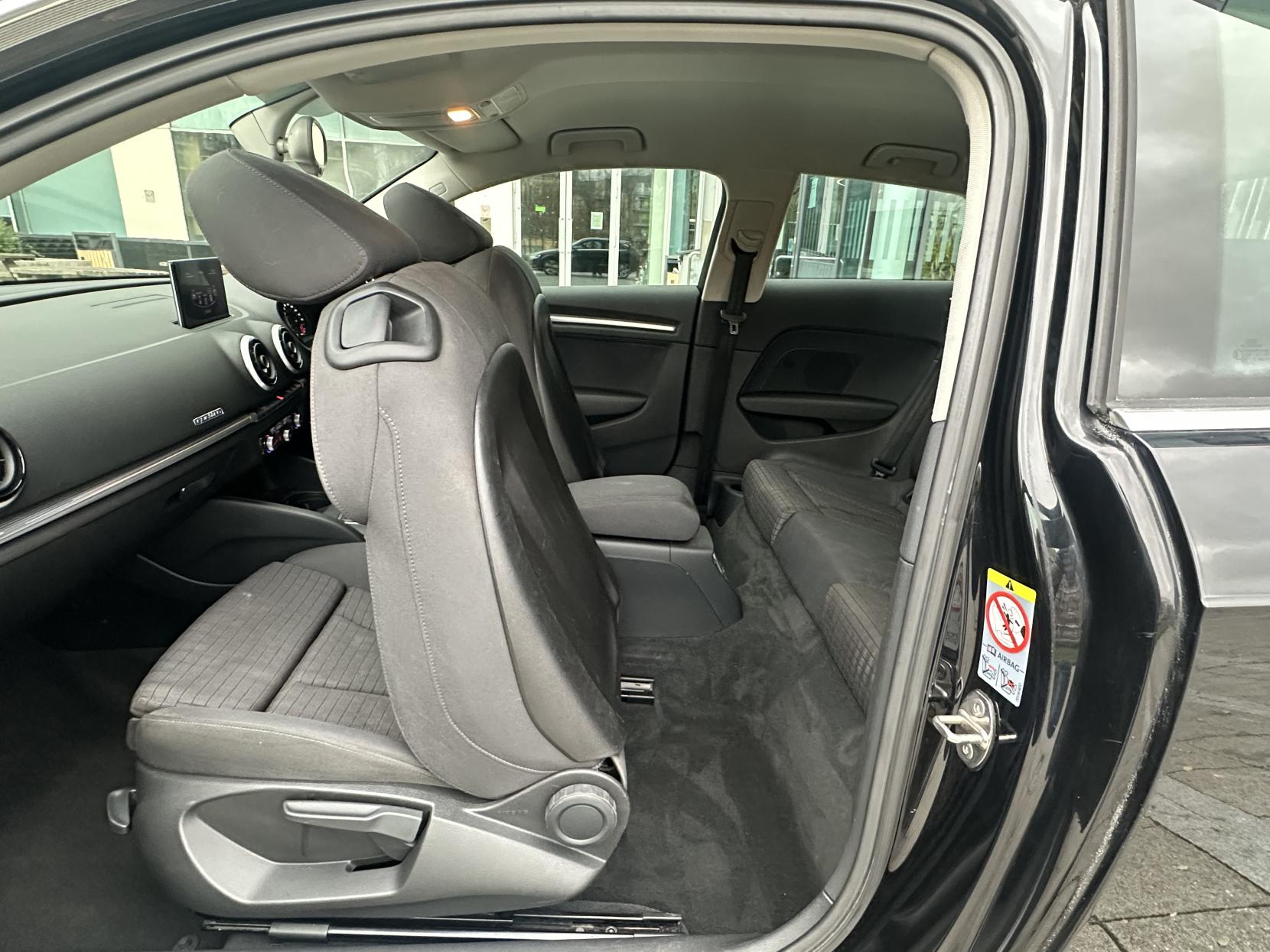 Audi A3 1.8 TFSI Sport Hatchback 3dr Petrol S Tronic quattro Euro 5 (s/s) (180 ps)