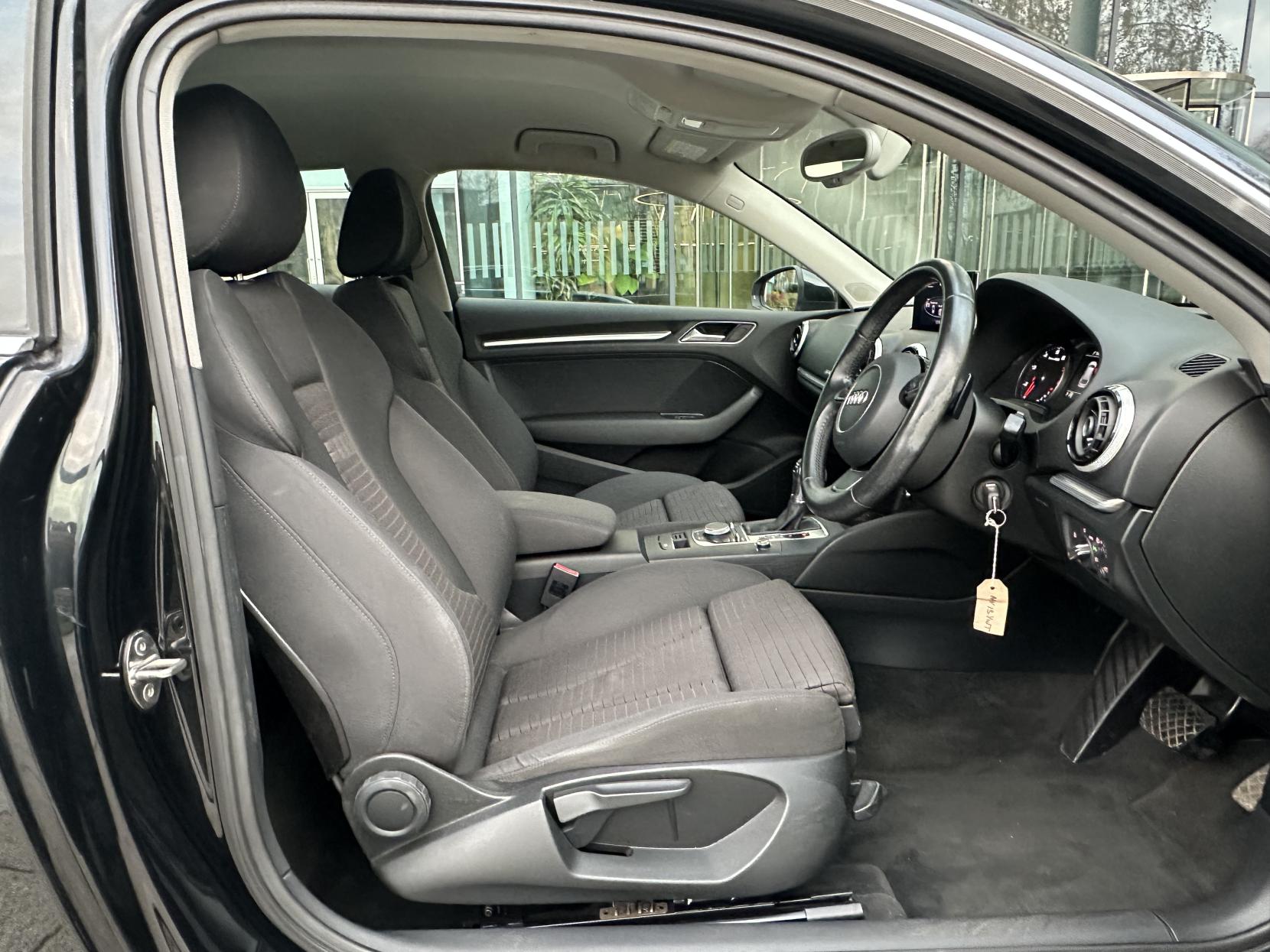 Audi A3 1.8 TFSI Sport Hatchback 3dr Petrol S Tronic quattro Euro 5 (s/s) (180 ps)