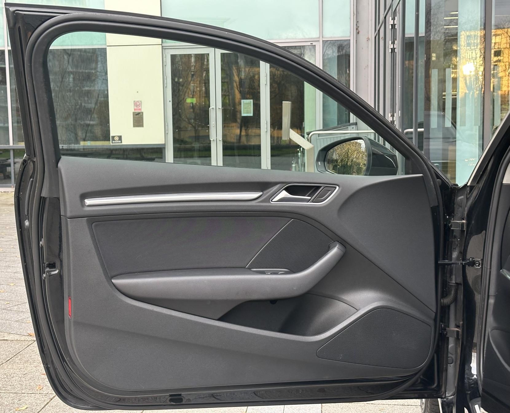 Audi A3 1.8 TFSI Sport Hatchback 3dr Petrol S Tronic quattro Euro 5 (s/s) (180 ps)