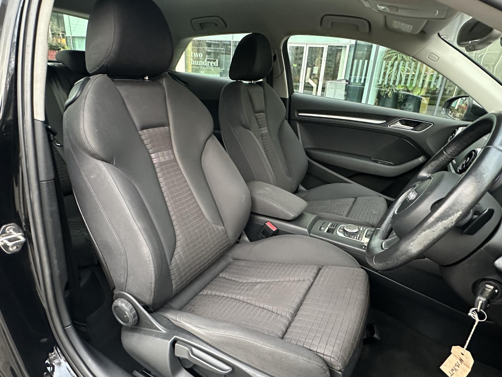 Audi A3 1.8 TFSI Sport Hatchback 3dr Petrol S Tronic quattro Euro 5 (s/s) (180 ps)