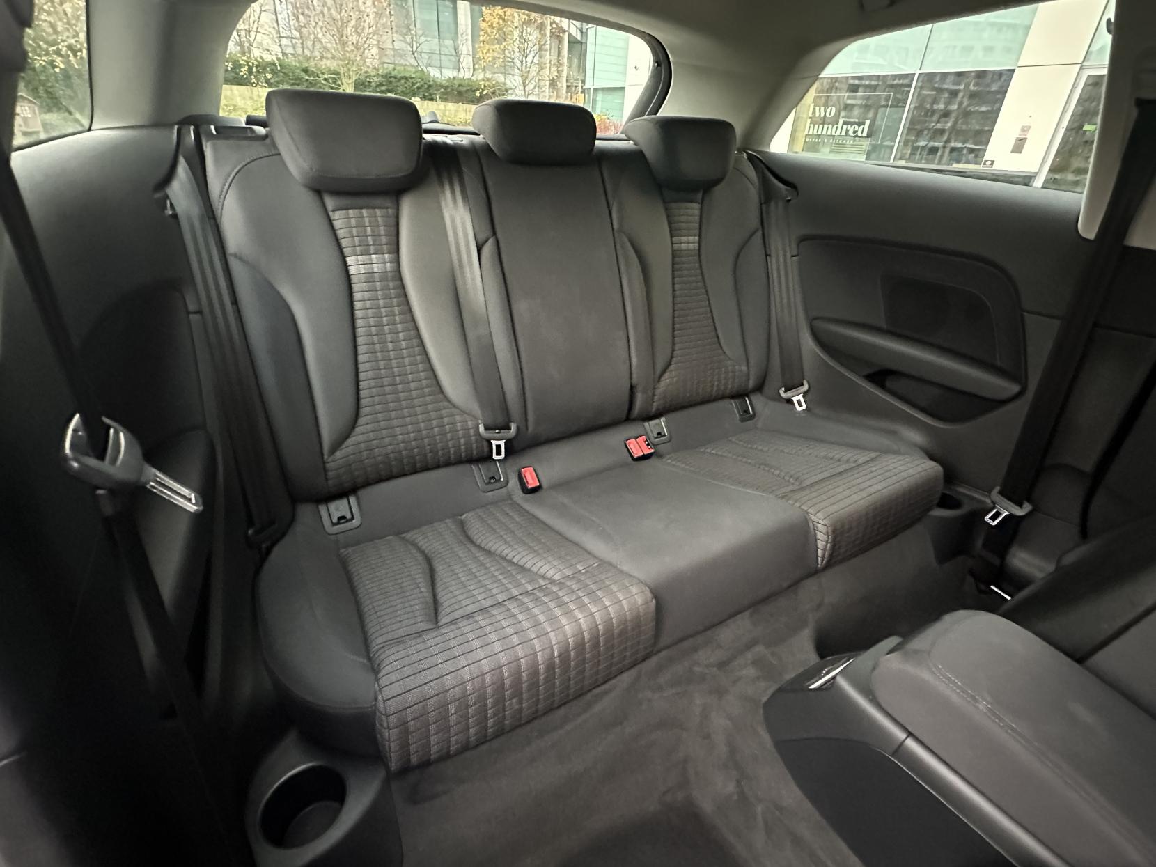 Audi A3 1.8 TFSI Sport Hatchback 3dr Petrol S Tronic quattro Euro 5 (s/s) (180 ps)