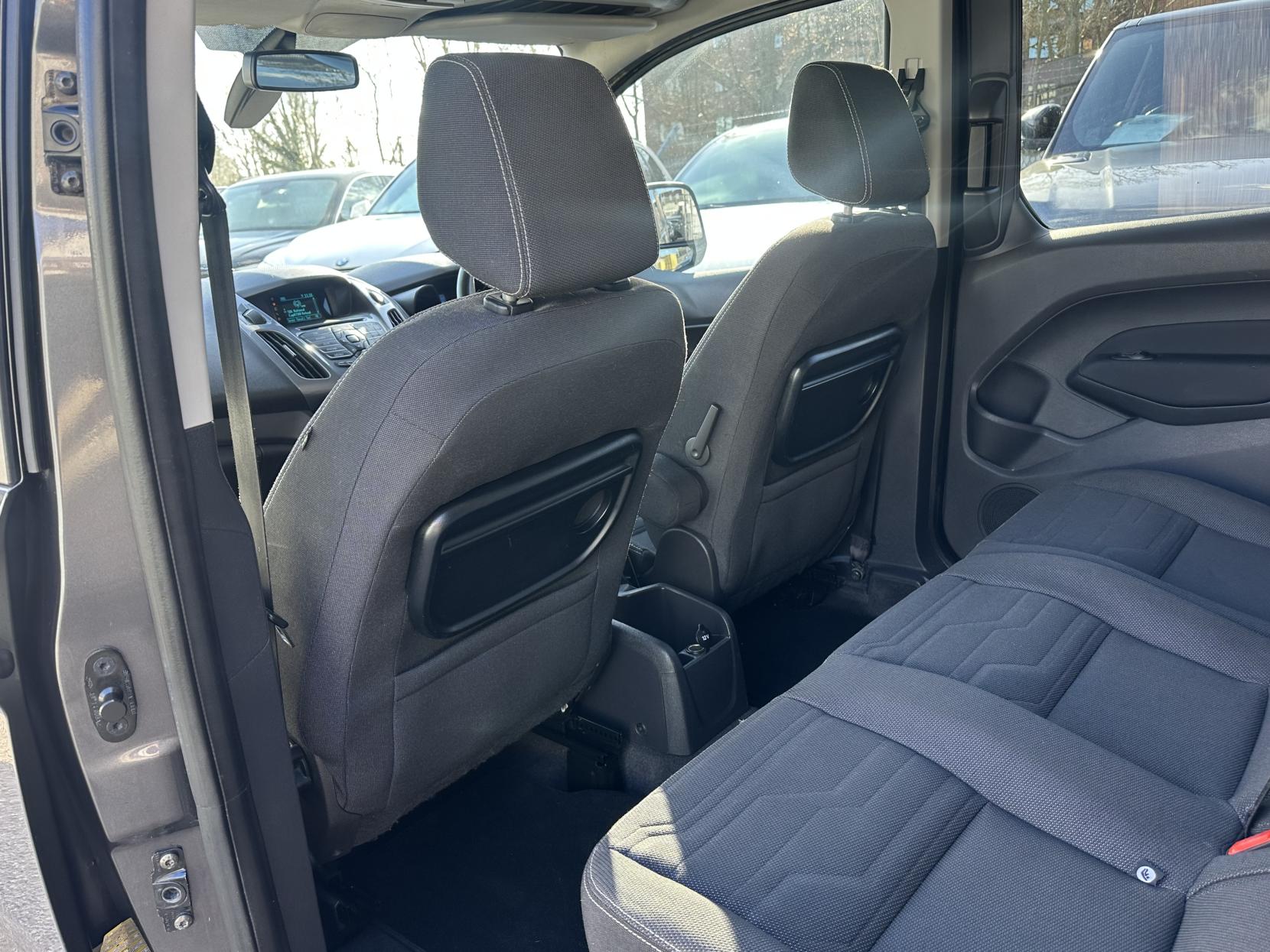 Ford Grand Tourneo Connect 1.6 EcoBoost Titanium MPV 5dr Petrol Powershift Euro 5 (150 ps)