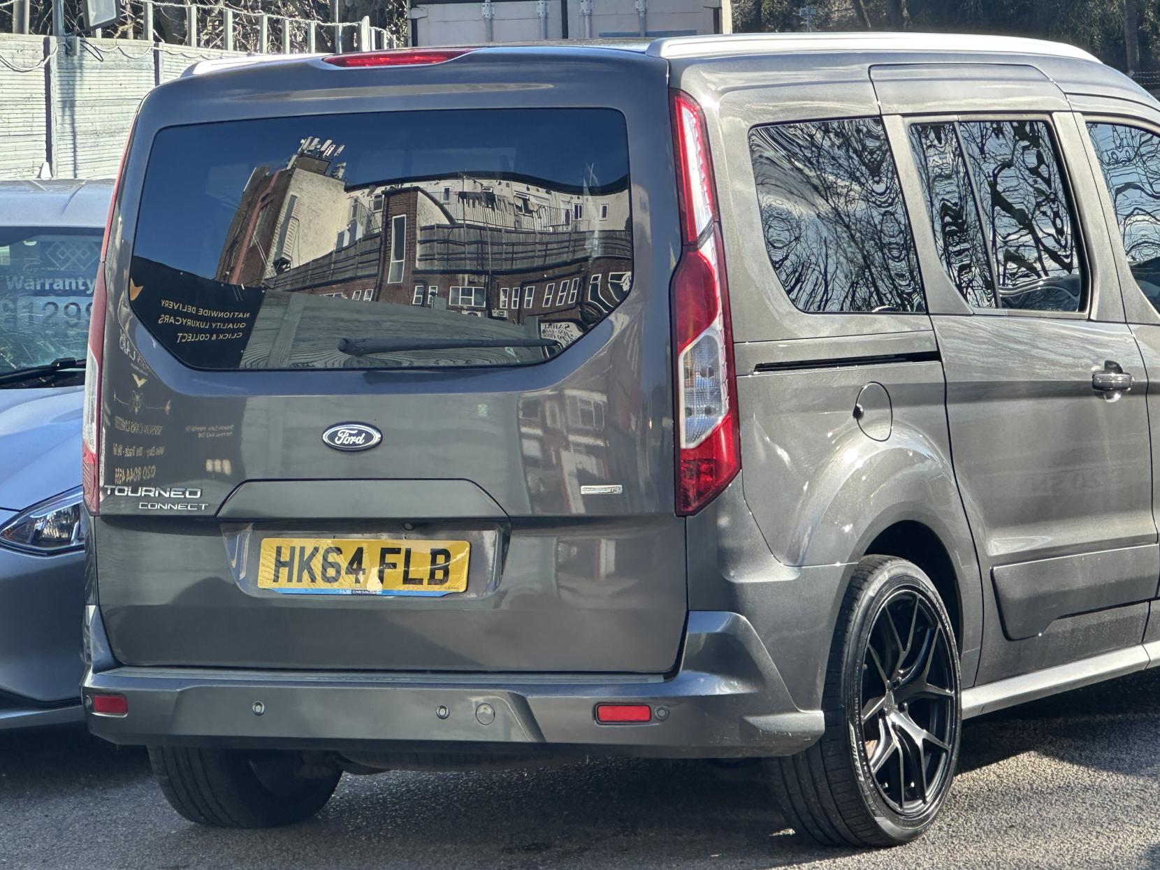 Ford Grand Tourneo Connect 1.6 EcoBoost Titanium MPV 5dr Petrol Powershift Euro 5 (150 ps)