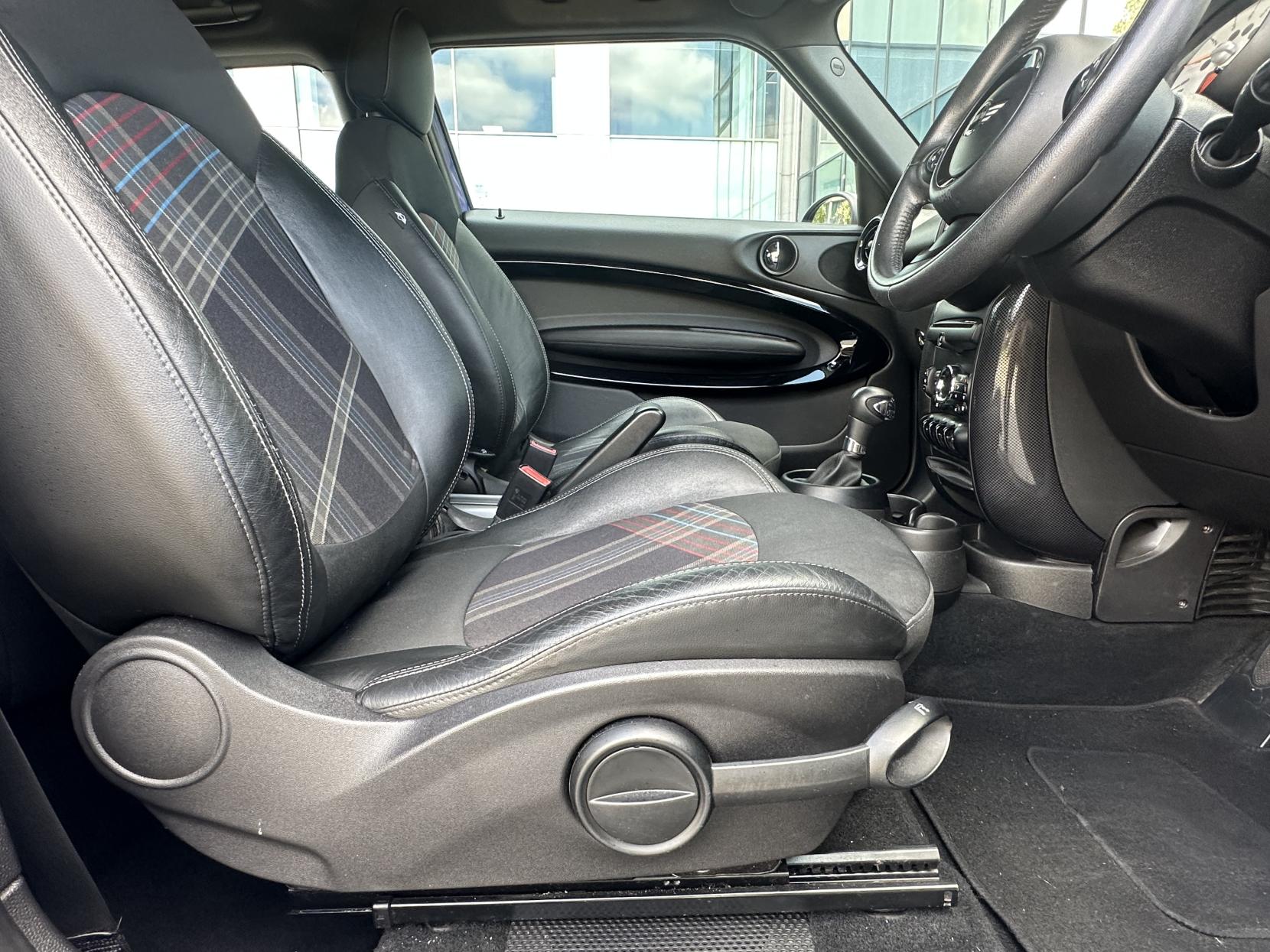MINI Paceman 1.6 Cooper SUV 3dr Petrol Auto ALL4 Euro 6 (122 ps)