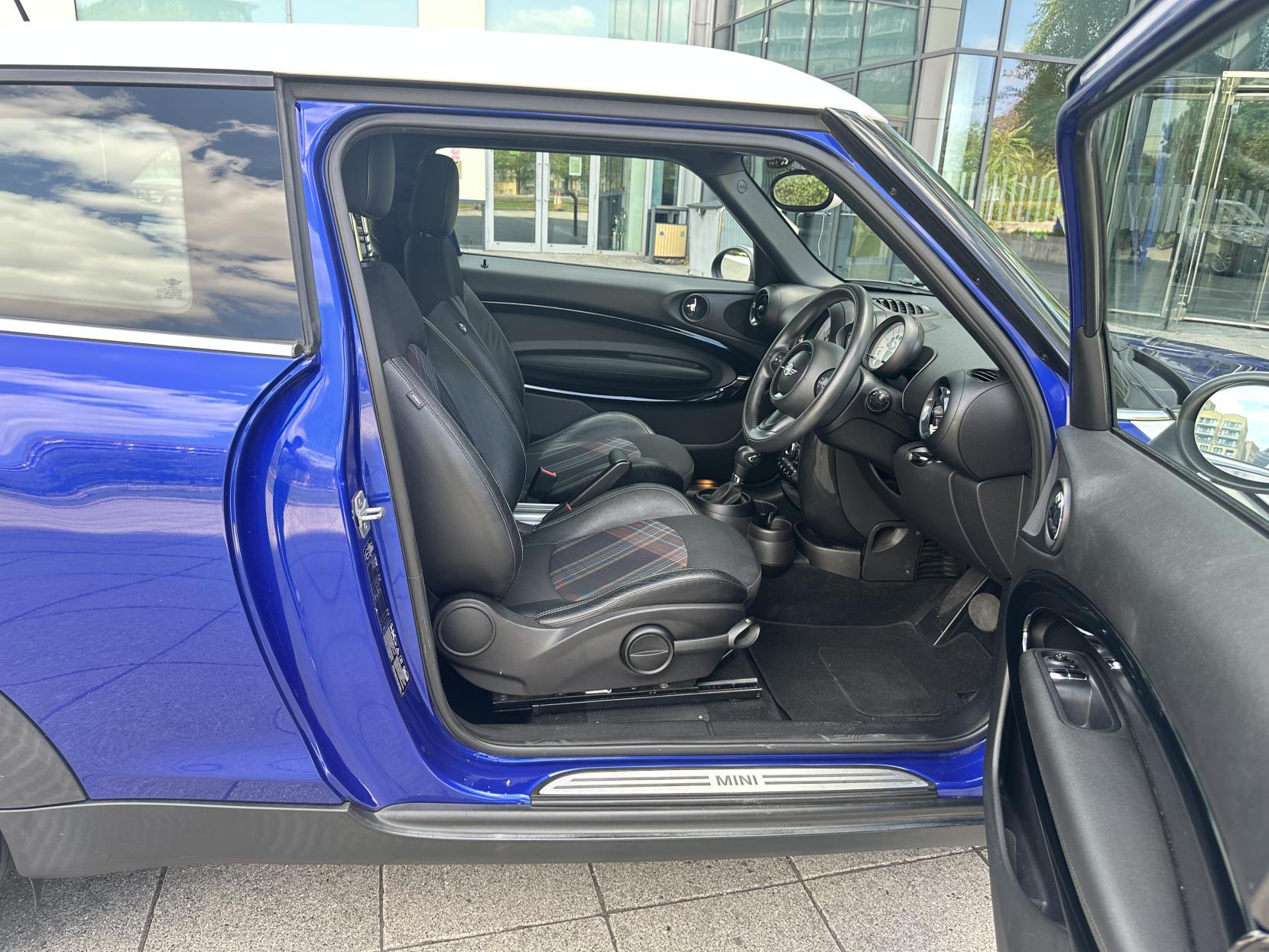 MINI Paceman 1.6 Cooper SUV 3dr Petrol Auto ALL4 Euro 6 (122 ps)