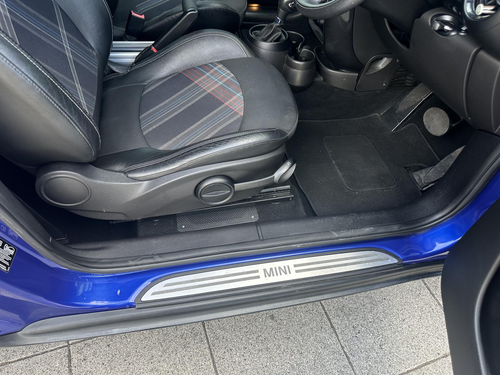 MINI Paceman 1.6 Cooper SUV 3dr Petrol Auto ALL4 Euro 6 (122 ps)