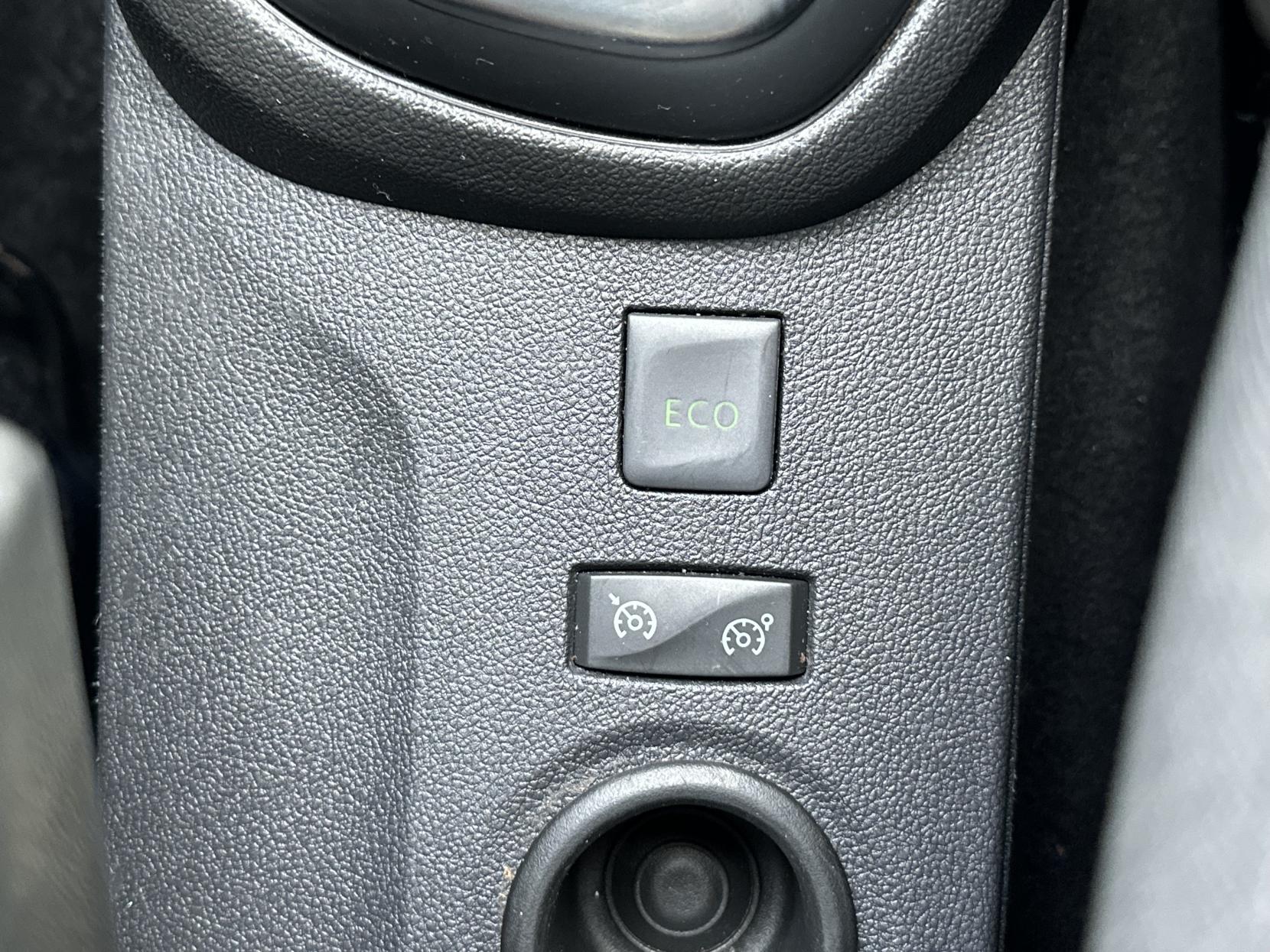 Renault Captur 1.3 TCe ENERGY S Edition SUV 5dr Petrol EDC Euro 6 (s/s) (150 ps)