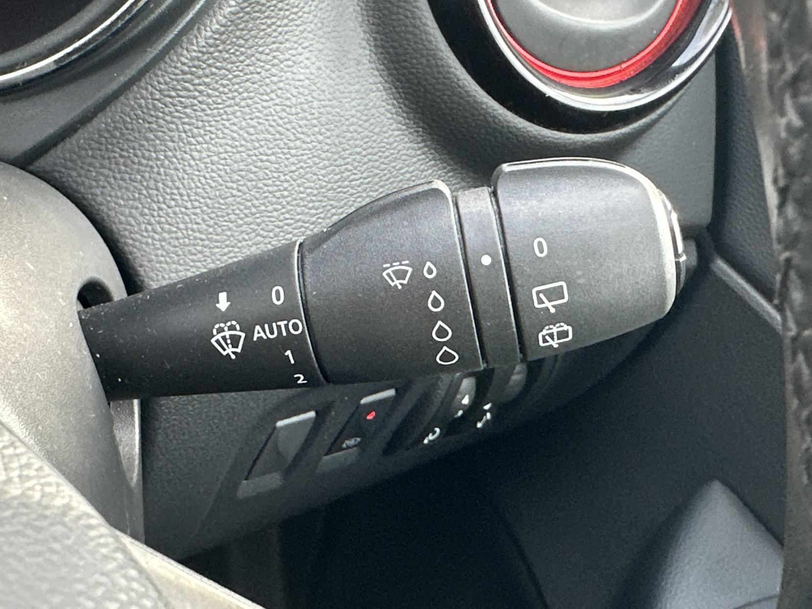 Renault Captur 1.3 TCe ENERGY S Edition SUV 5dr Petrol EDC Euro 6 (s/s) (150 ps)